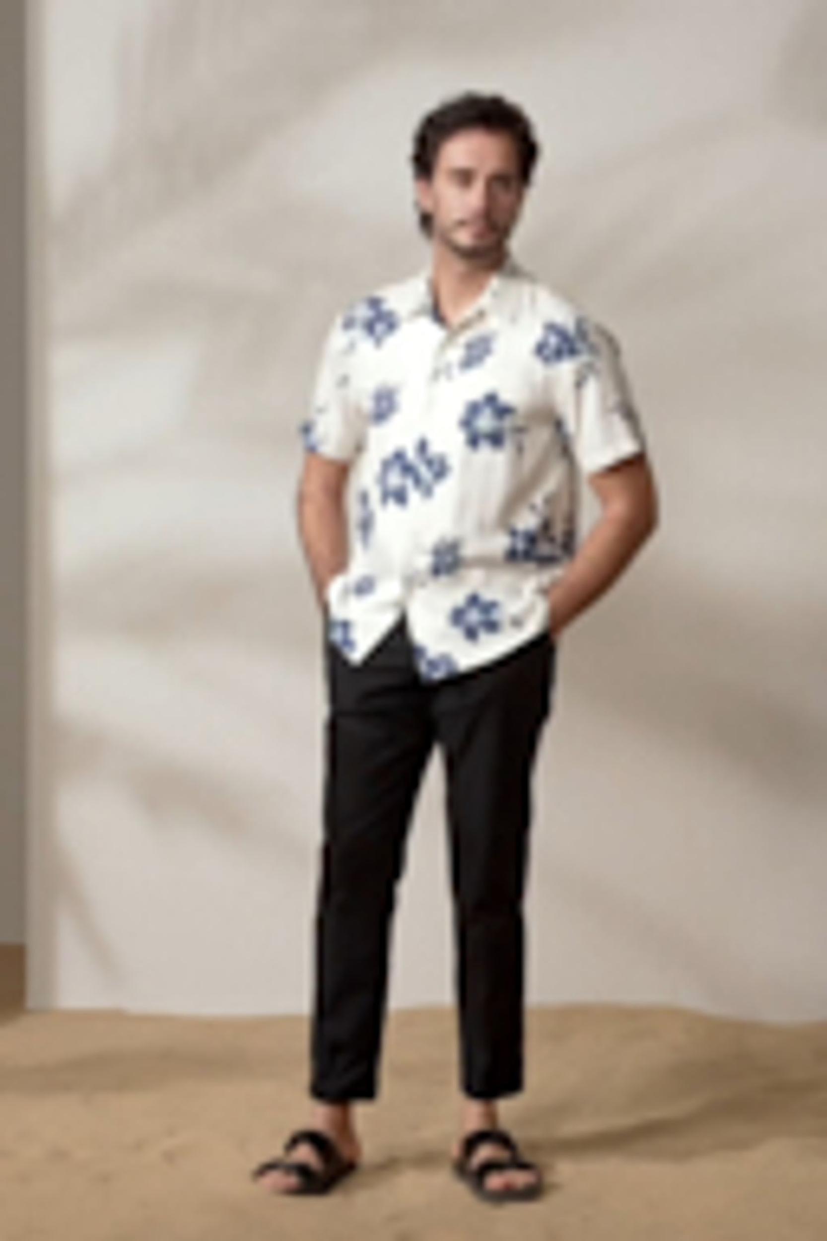 Hawaiian Cruise Lily Shirt Product Image