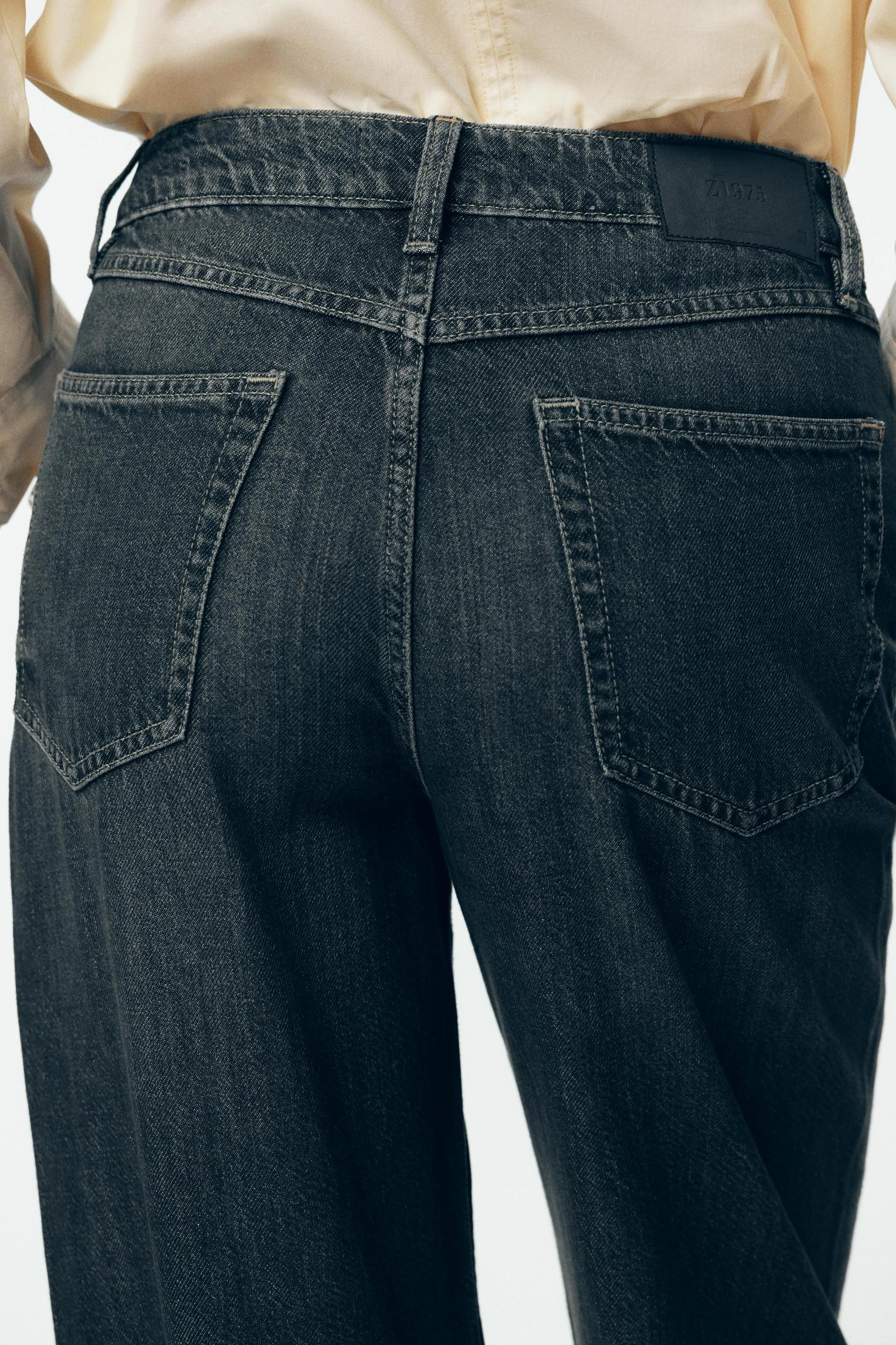 Z1975 HIGH-WAISTED STRAIGHT FIT JEANS Product Image