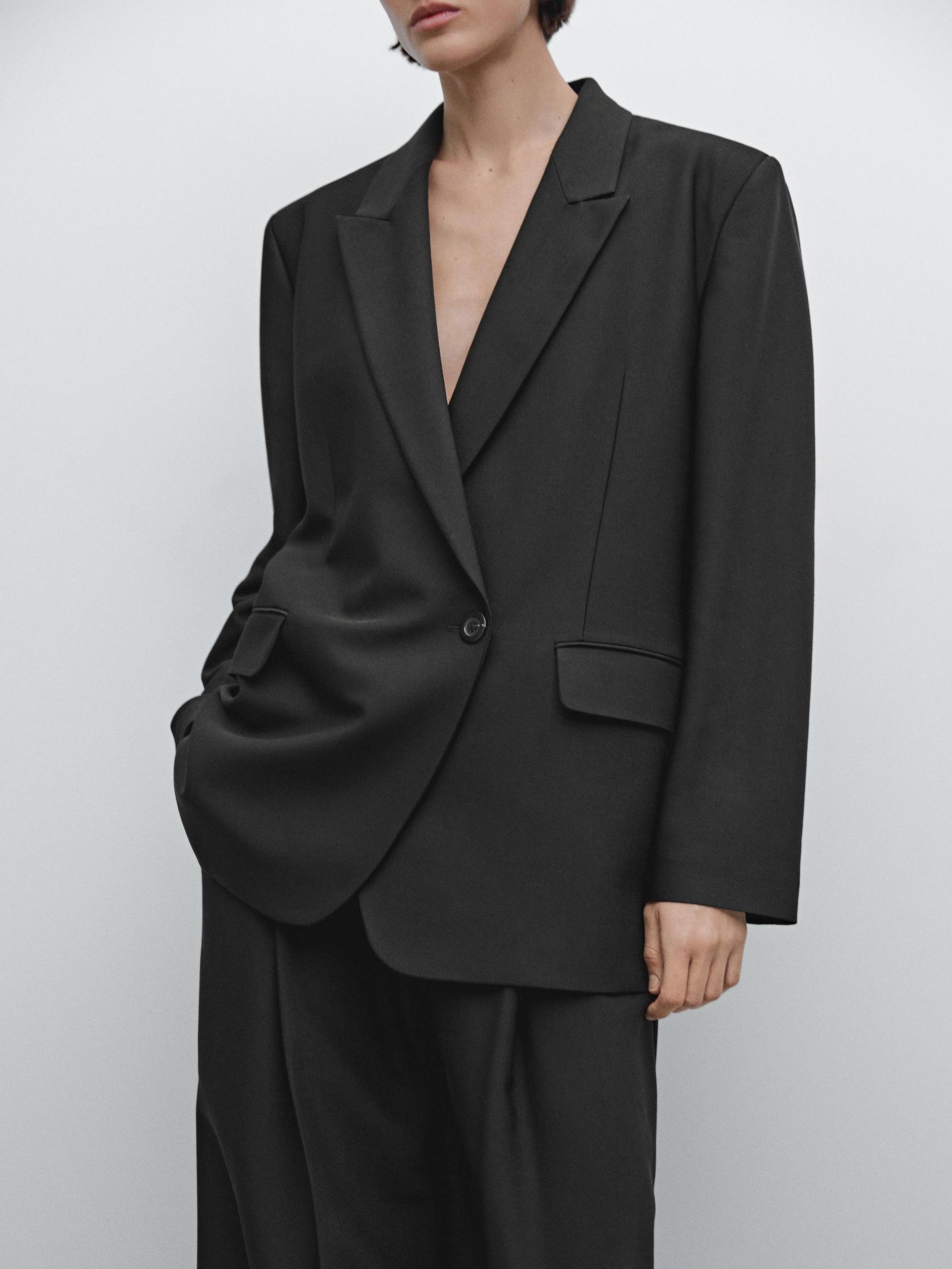 Suit blazer with lapel collar Product Image