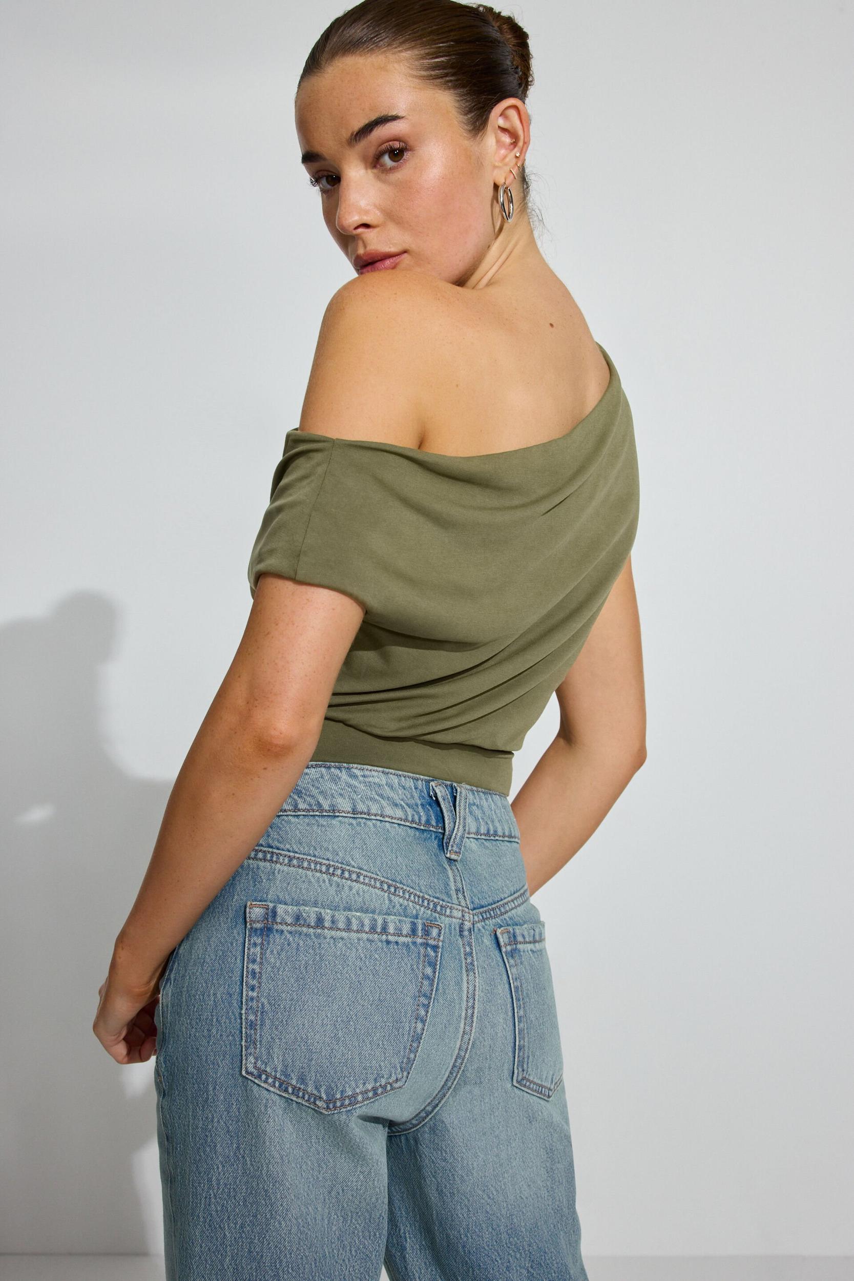 Off Shoulder Band Top Product Image