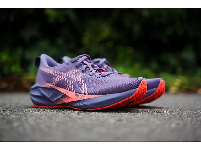 Women's | ASICS Novablast 5 Product Image