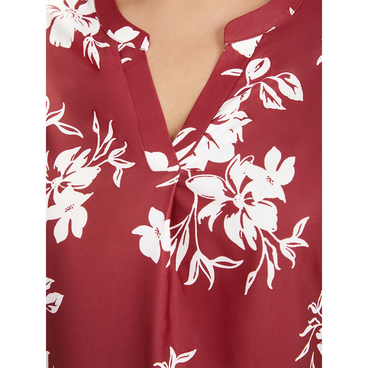 Plus Size Multicolor Silhouette Floral Print Notched Roll Sleeve Blouse Women Elegant Short sleeve V-neck Dailywear Blouses BloomChic 26/4X Product Image