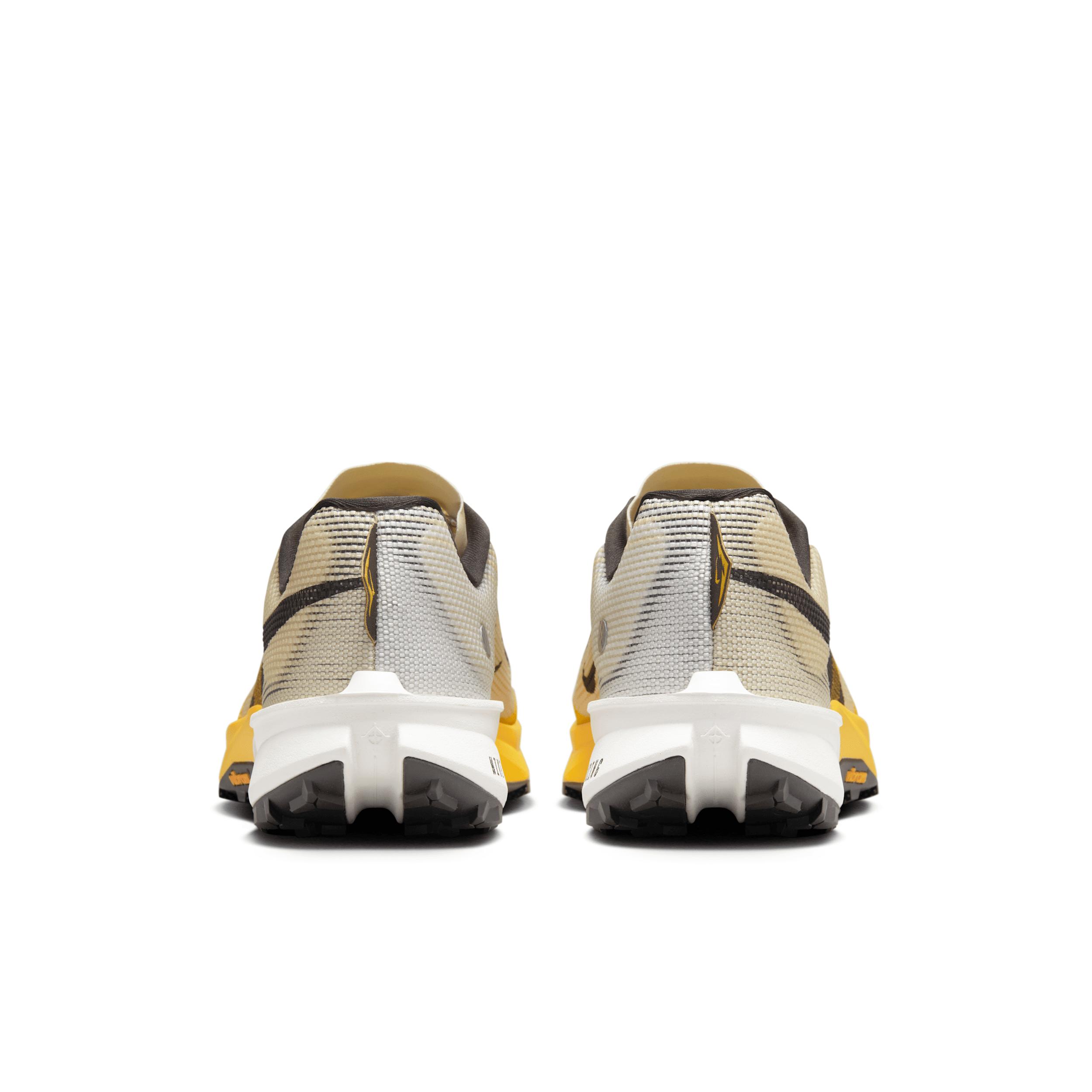 Nike Men's Kiger 10 Trail Running Shoes Product Image