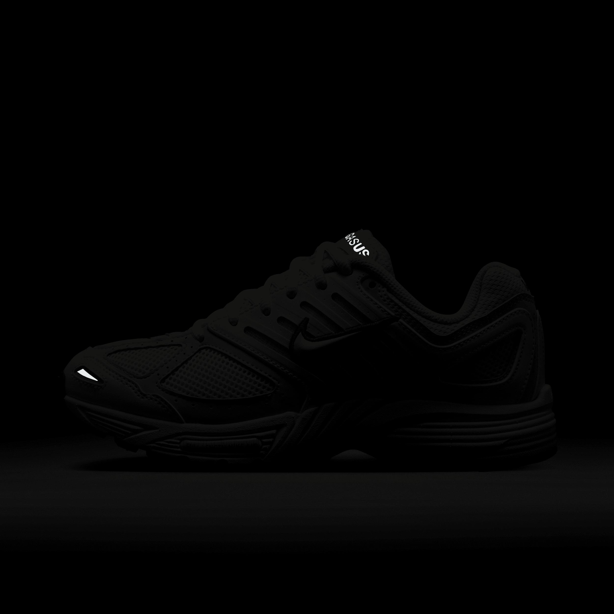 Nike Womens Air Pegasus 2005 Shoes | HQ5718-600 Product Image