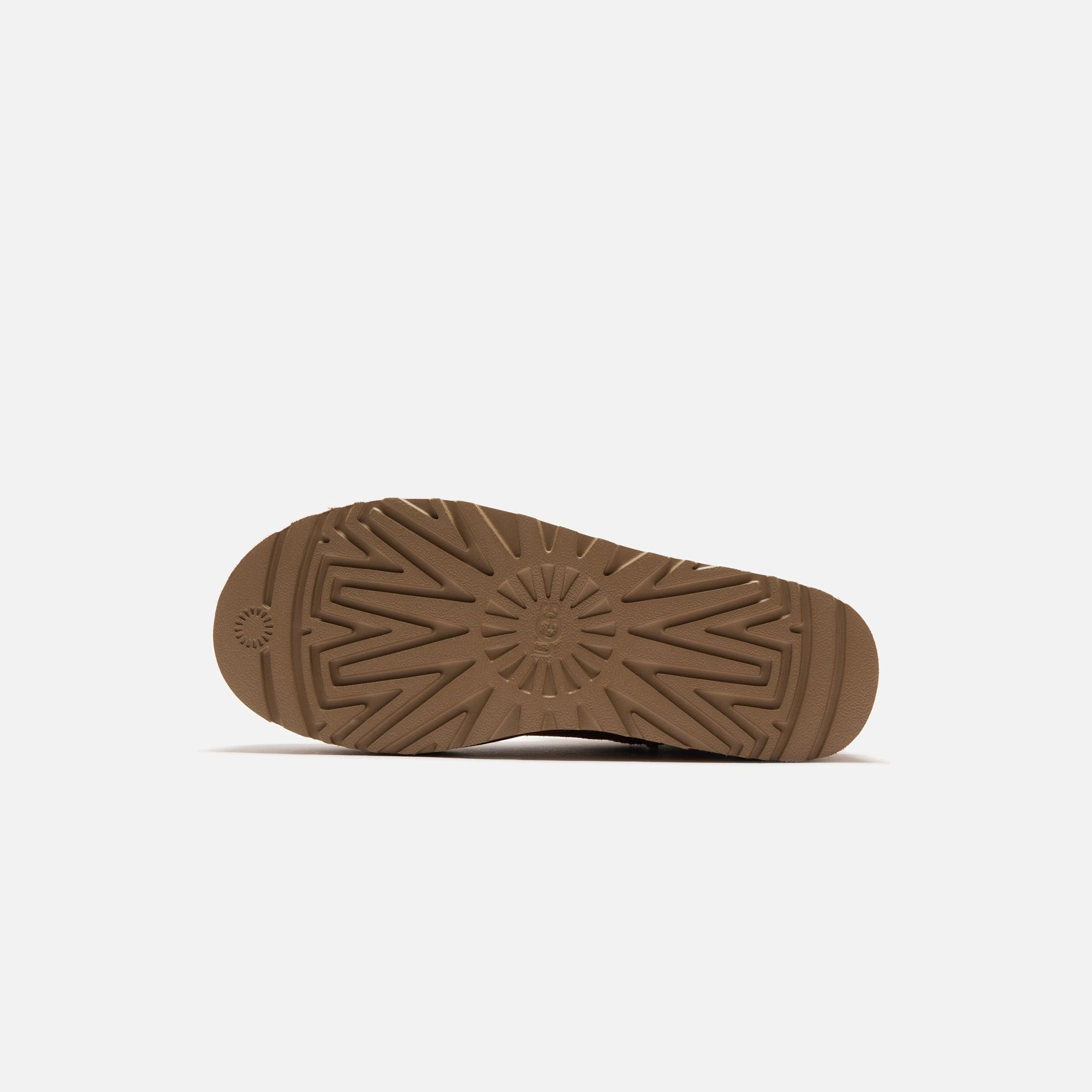 UGG WMNS Classic Ultra Mini Platform - Chestnut Female Product Image