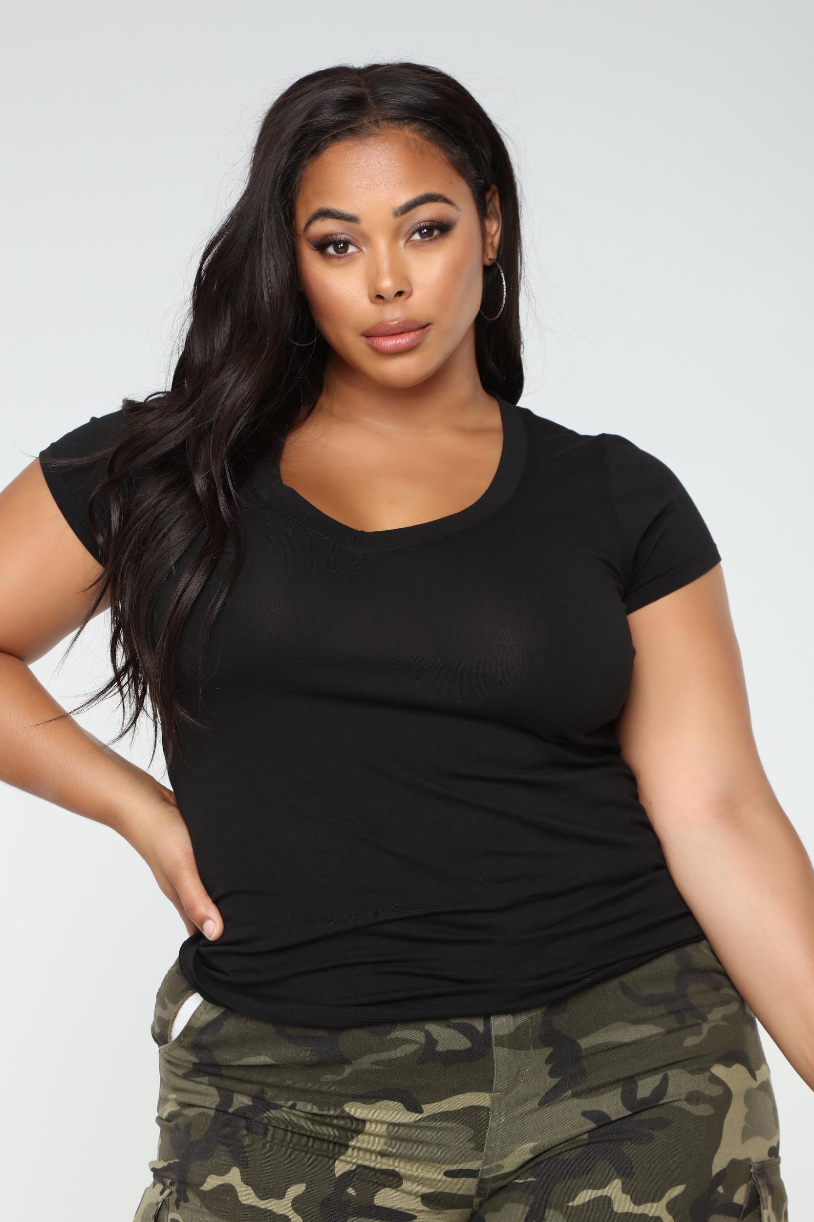 Carla Basic V Tee - Black Product Image