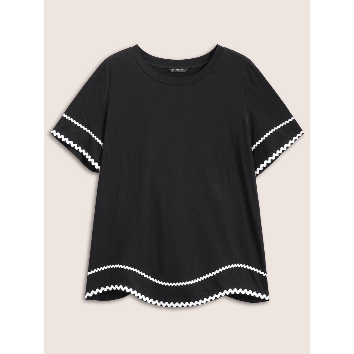 Plus Size Cotton Contrast Trim Round Neck T-shirt Black Women Casual Contrast Round Neck Everyday T-shirts BloomChic 22-24/3X Product Image