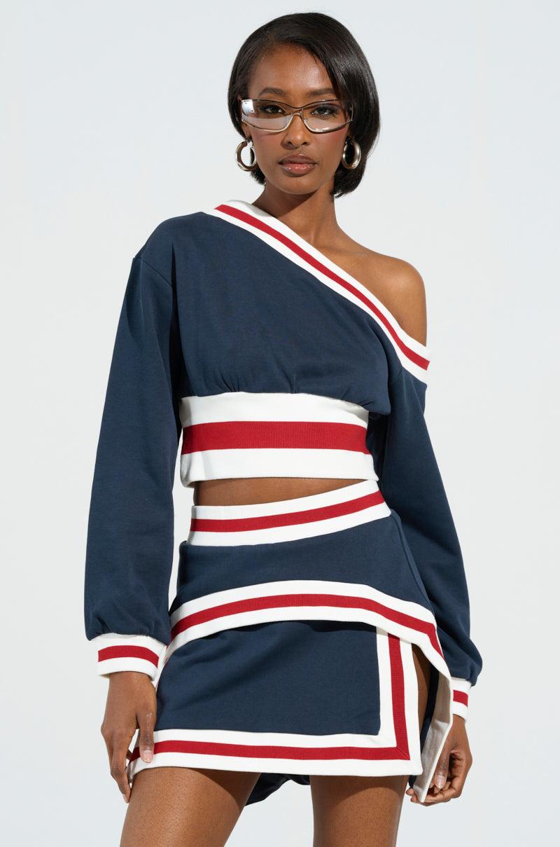MAEVE OFF THE SHOULDER CROPPED SWETSHIRT IN NAVY Product Image