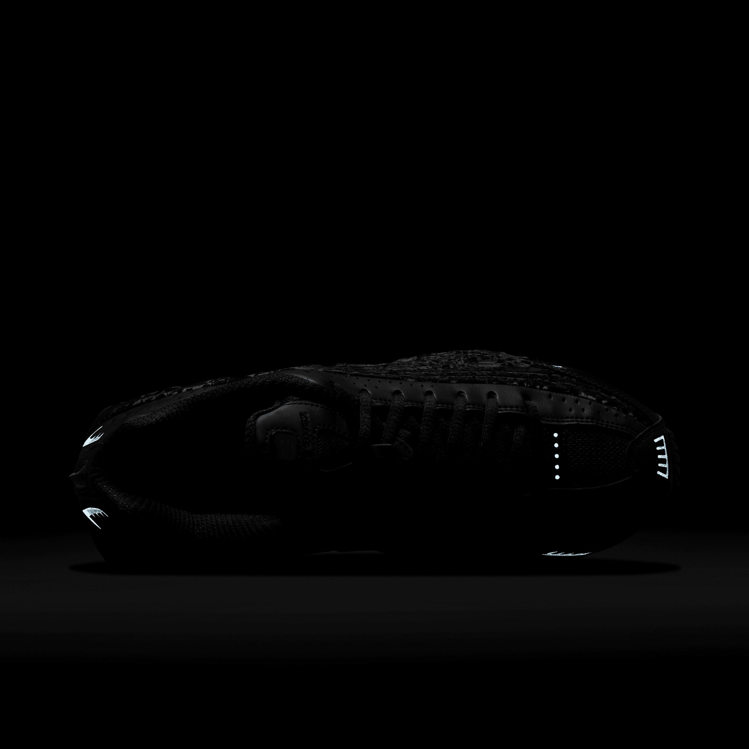 Nike Womens Shox R4 Shoes | HV0934-002 Product Image