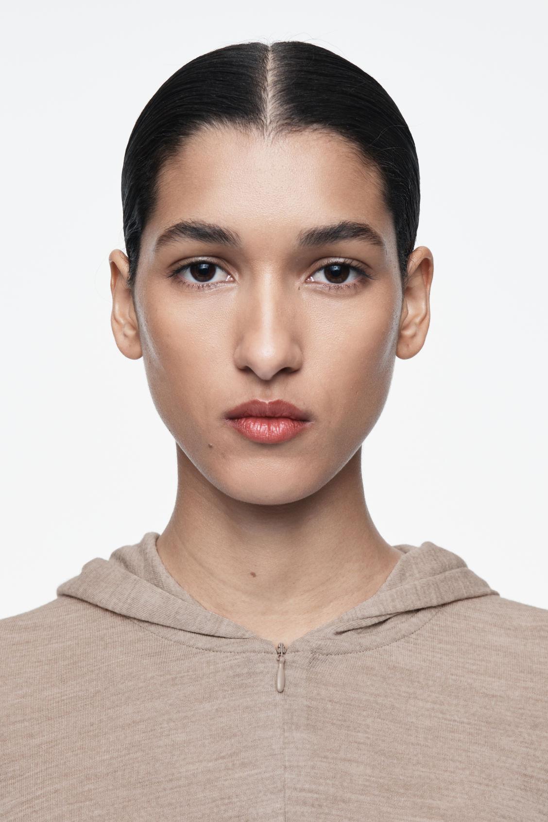 SLIM HALF-ZIP WOOL HOODIE Product Image