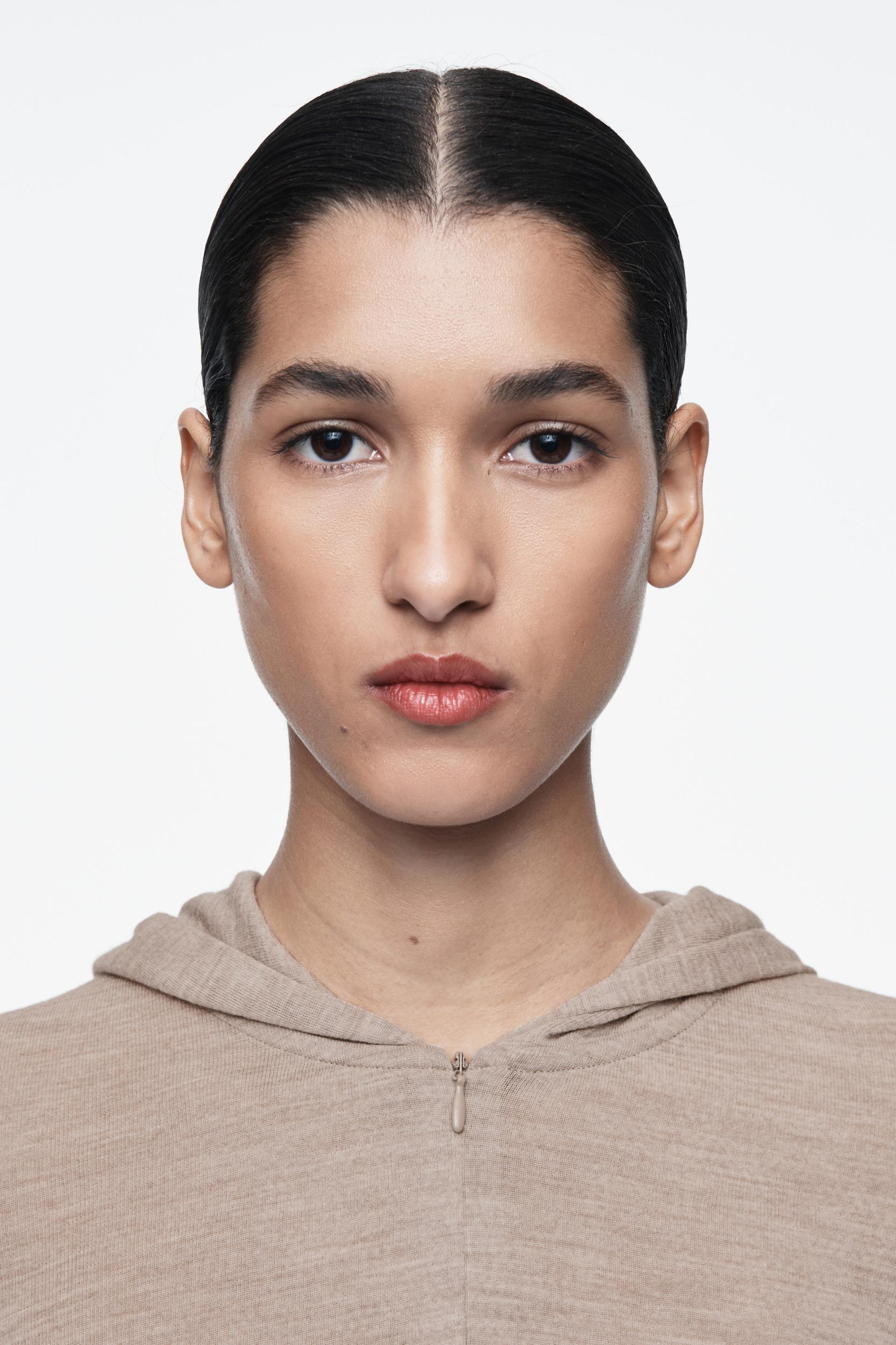 SLIM HALF-ZIP WOOL HOODIE Product Image