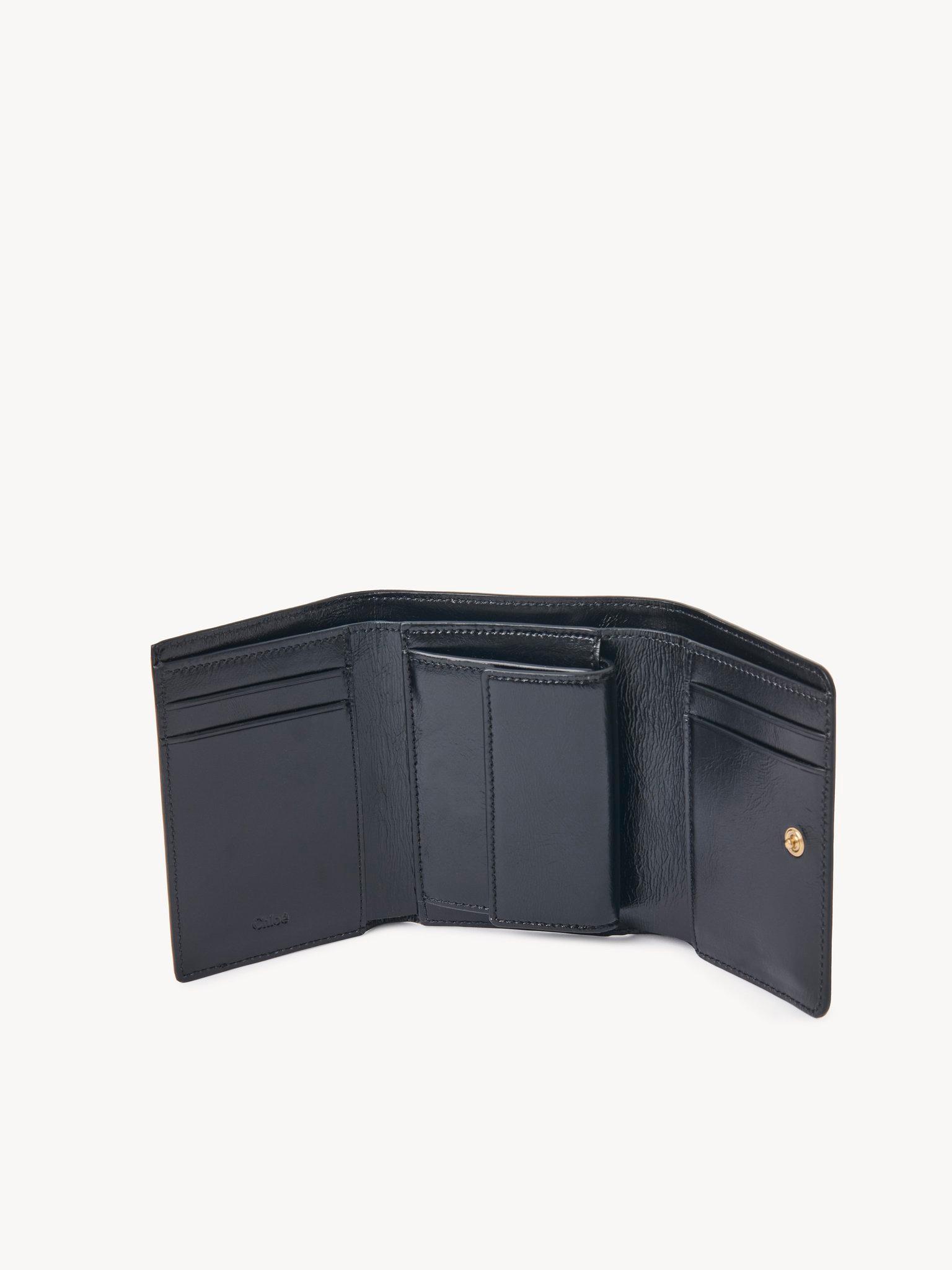Small Chloé Iconic tri-fold in croco-effect leather Product Image