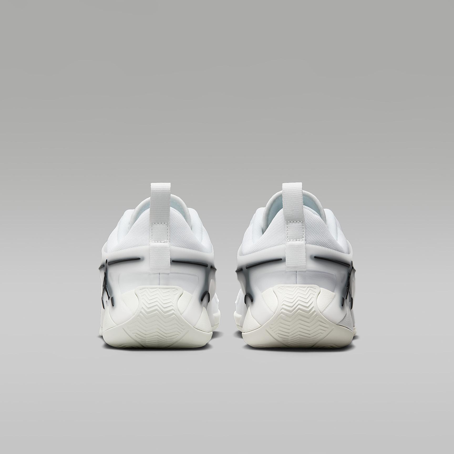 Womens Jordan Heir Series Triple White Basketball Shoes | FZ2471-110 Product Image