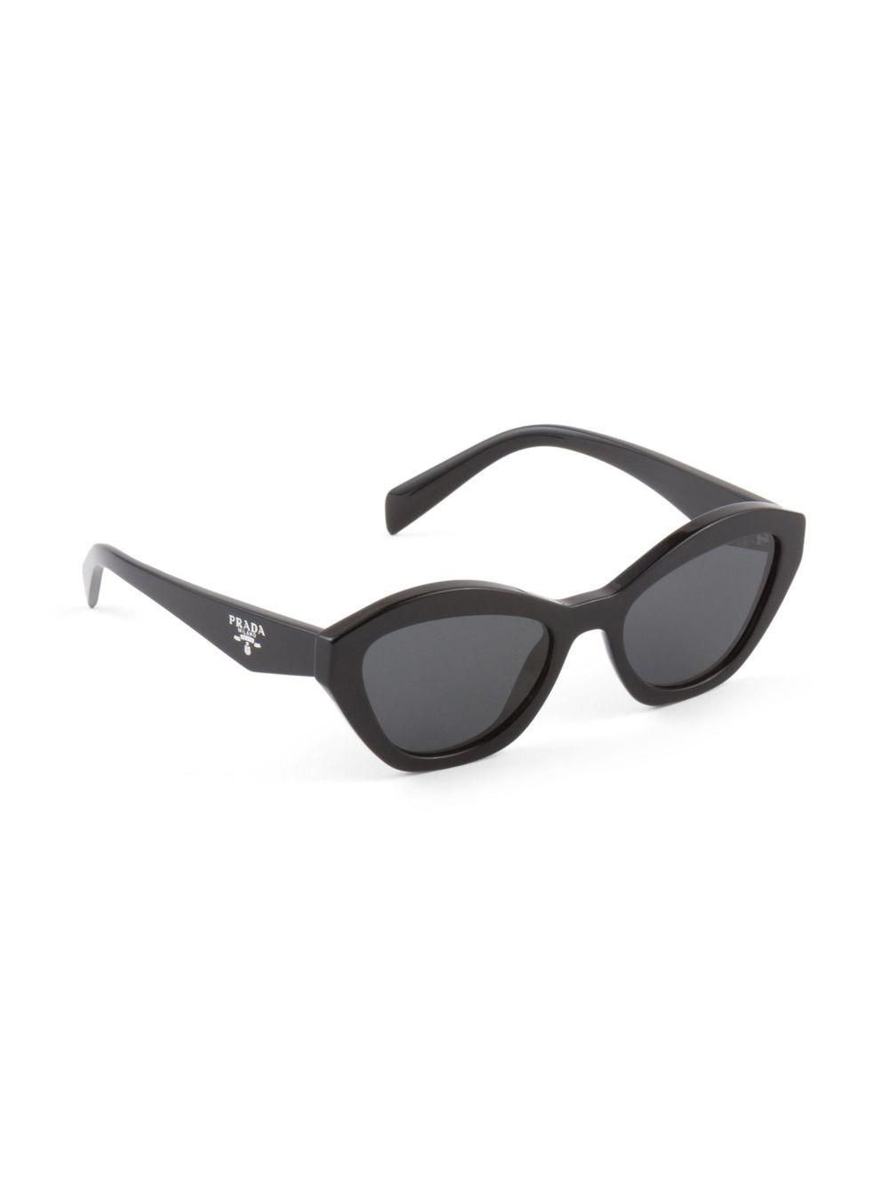curved cat-eye frame sunglasses Product Image