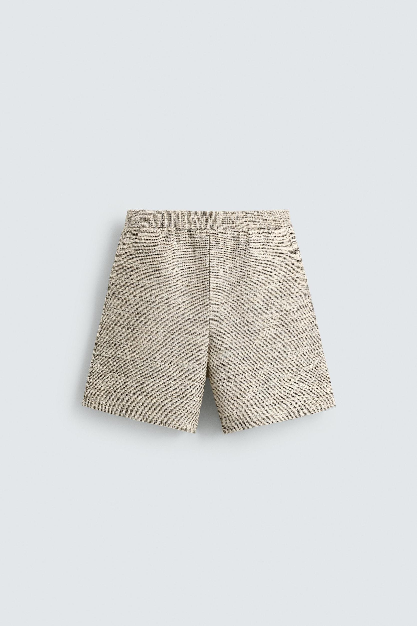 TEXTURED CONTRAST SHORTS Product Image