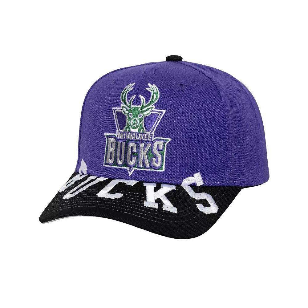 Men's Mitchell & Ness Purple/Black Milwaukee Bucks Underarch Two-Tone Pro Crown Snapback Hat Product Image
