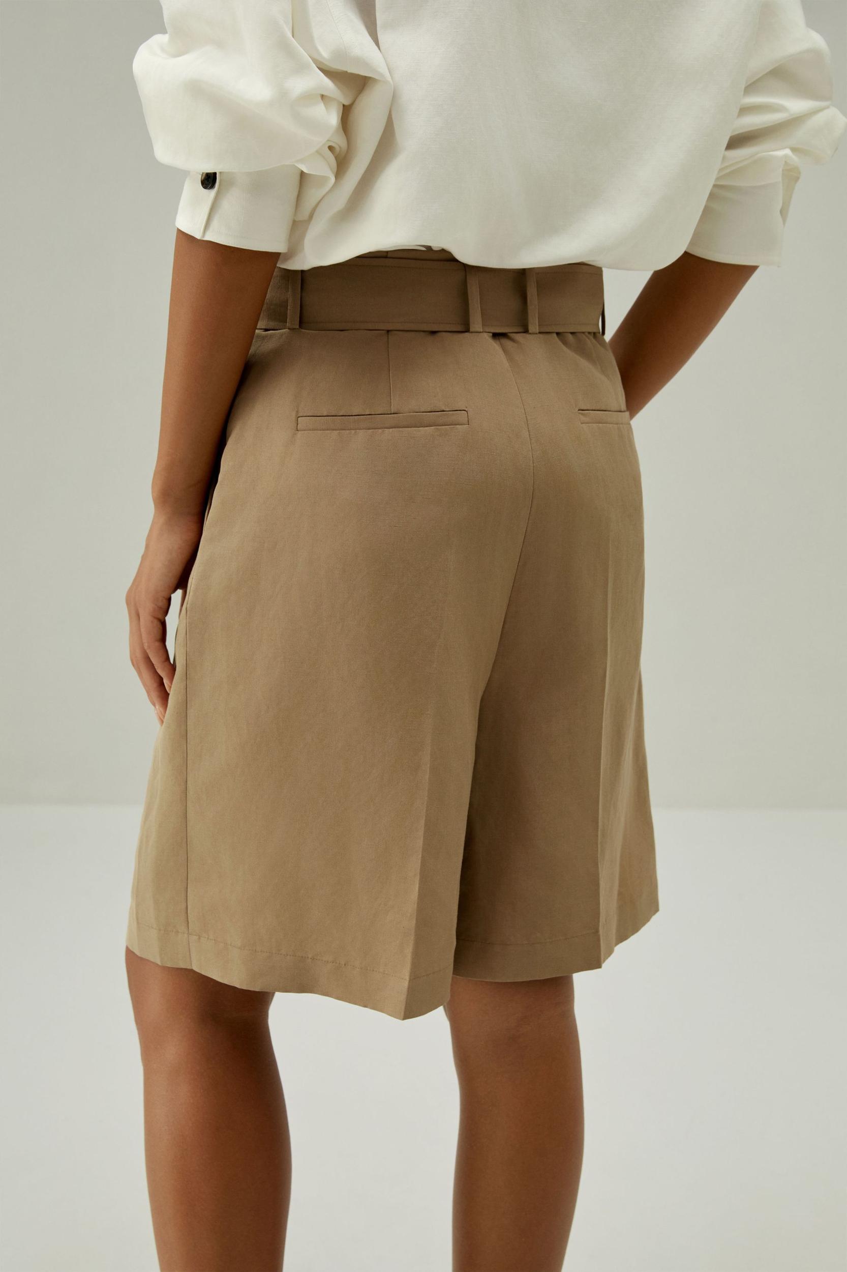 Chic Silk-Linen Blend Bermuda Shorts Product Image