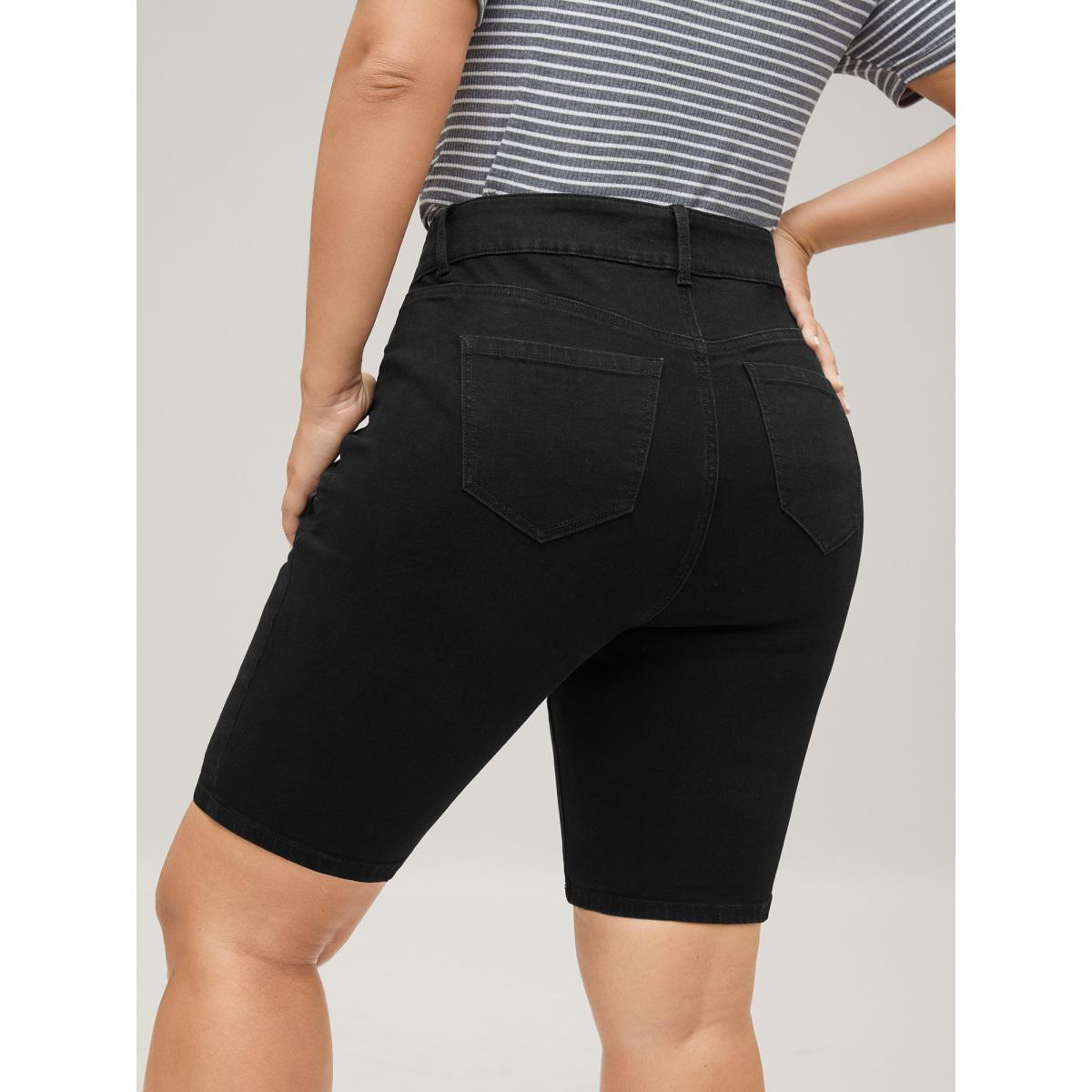 Plus Size Classic Skinny-Fit Denim Shorts Women Denimblack Medium stretch Casual Slanted pocket Leisure Denim Shorts BloomChic 12/L Product Image