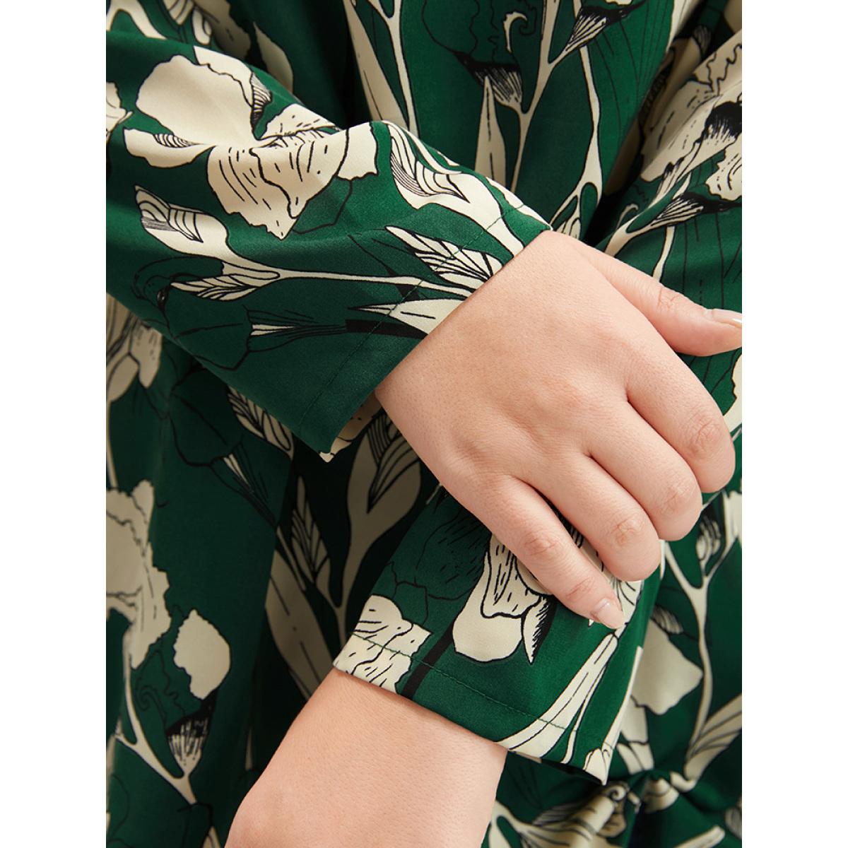 Plus Size Emerald Floral Printed V Neck Blouse Women Elegant Long Sleeve V-neck Dailywear Blouses BloomChic 26/4X Product Image