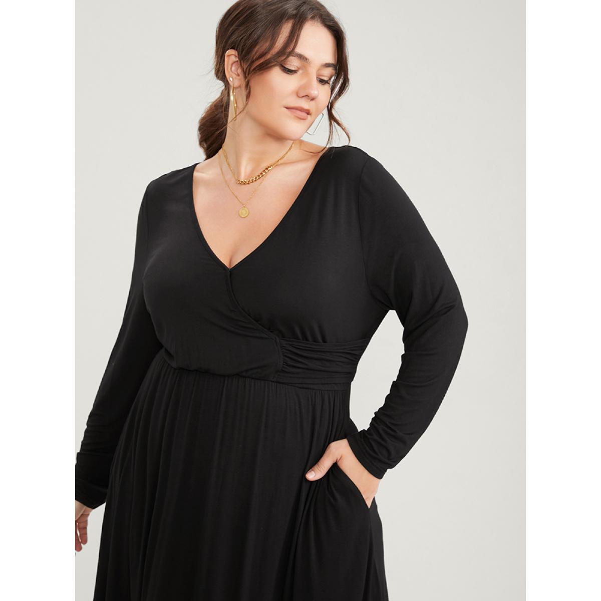 Plus Size Solid Pocket Button Elastic Waist Wrap Arc Hem Dress Black Women Elegant Arc Hem V-neck Long Sleeve Curvy Long Dress BloomChic 22-24/3X Product Image