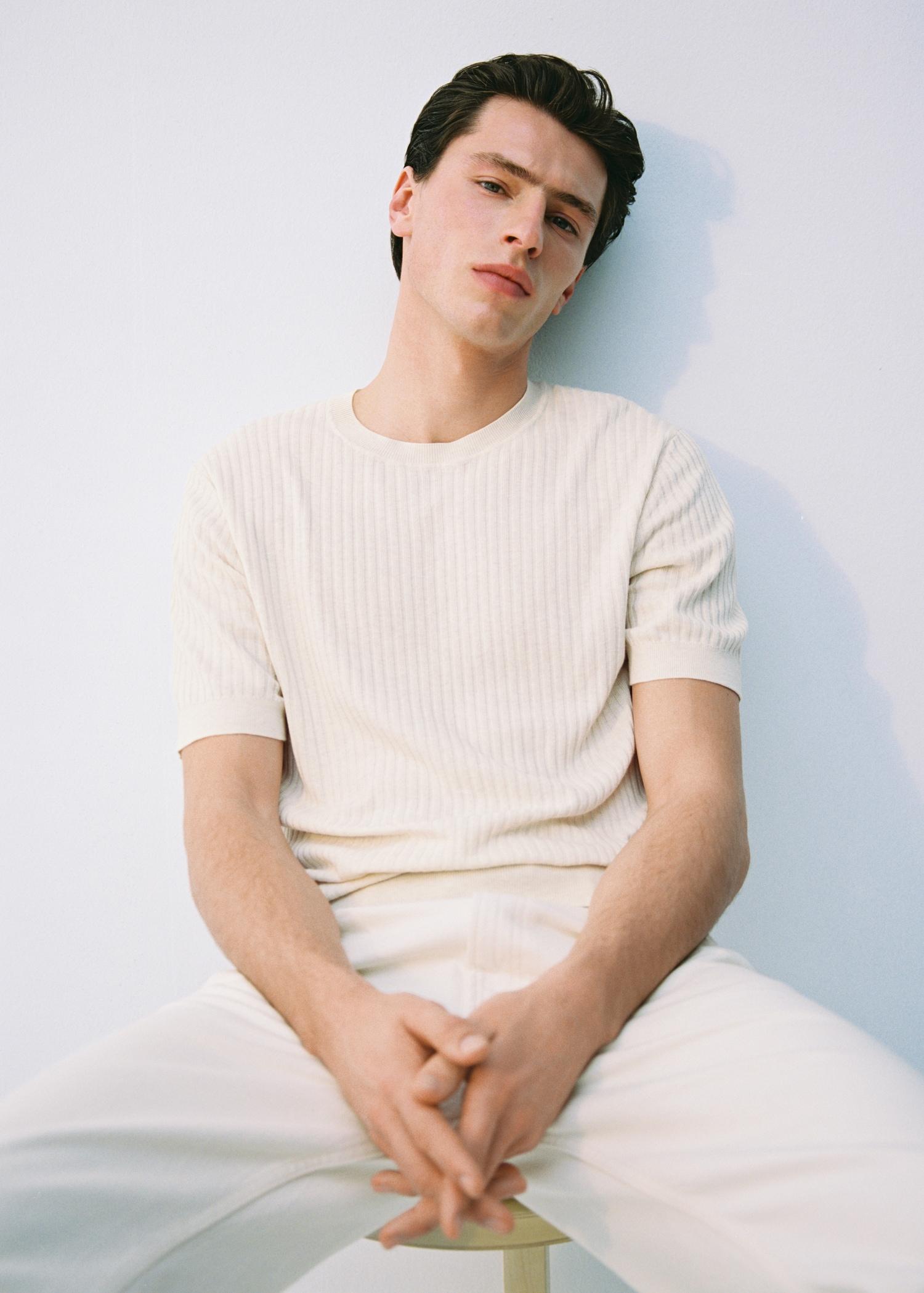 Textured striped T-shirt - Men | MANGO USA Product Image