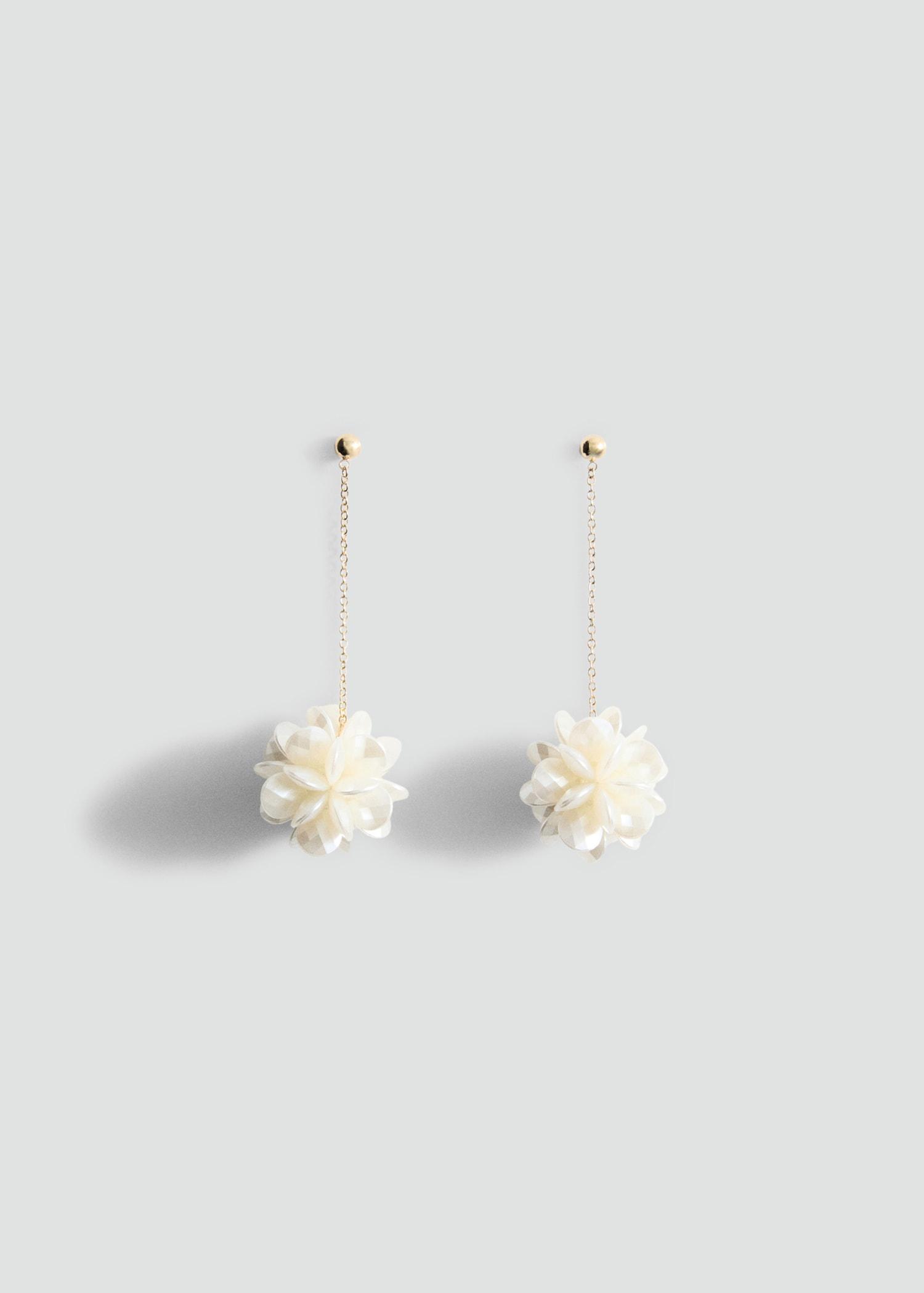 Long flower earrings - Women | MANGO USA Product Image