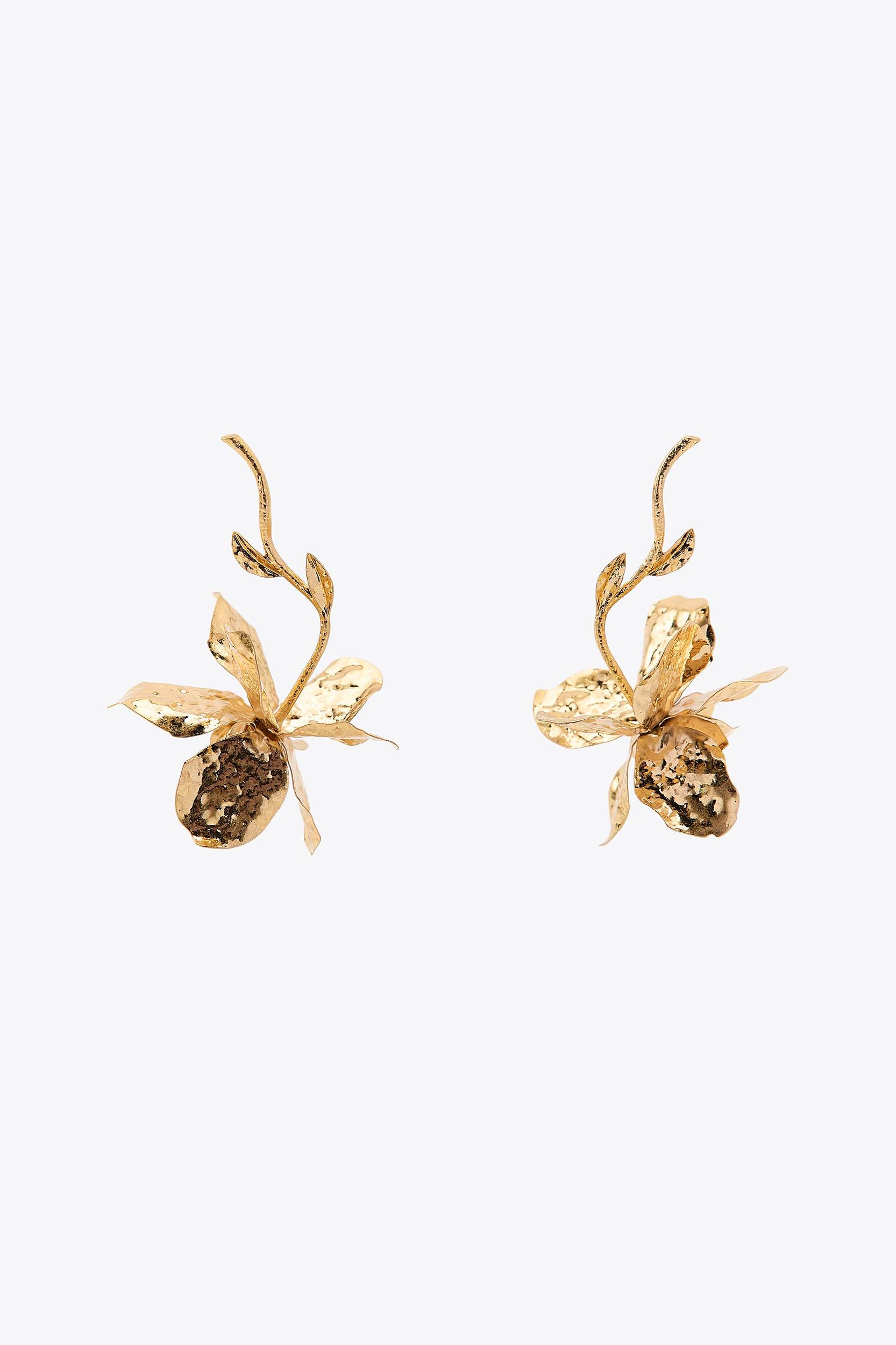 TEXTURED FLOWER EARRINGS Product Image