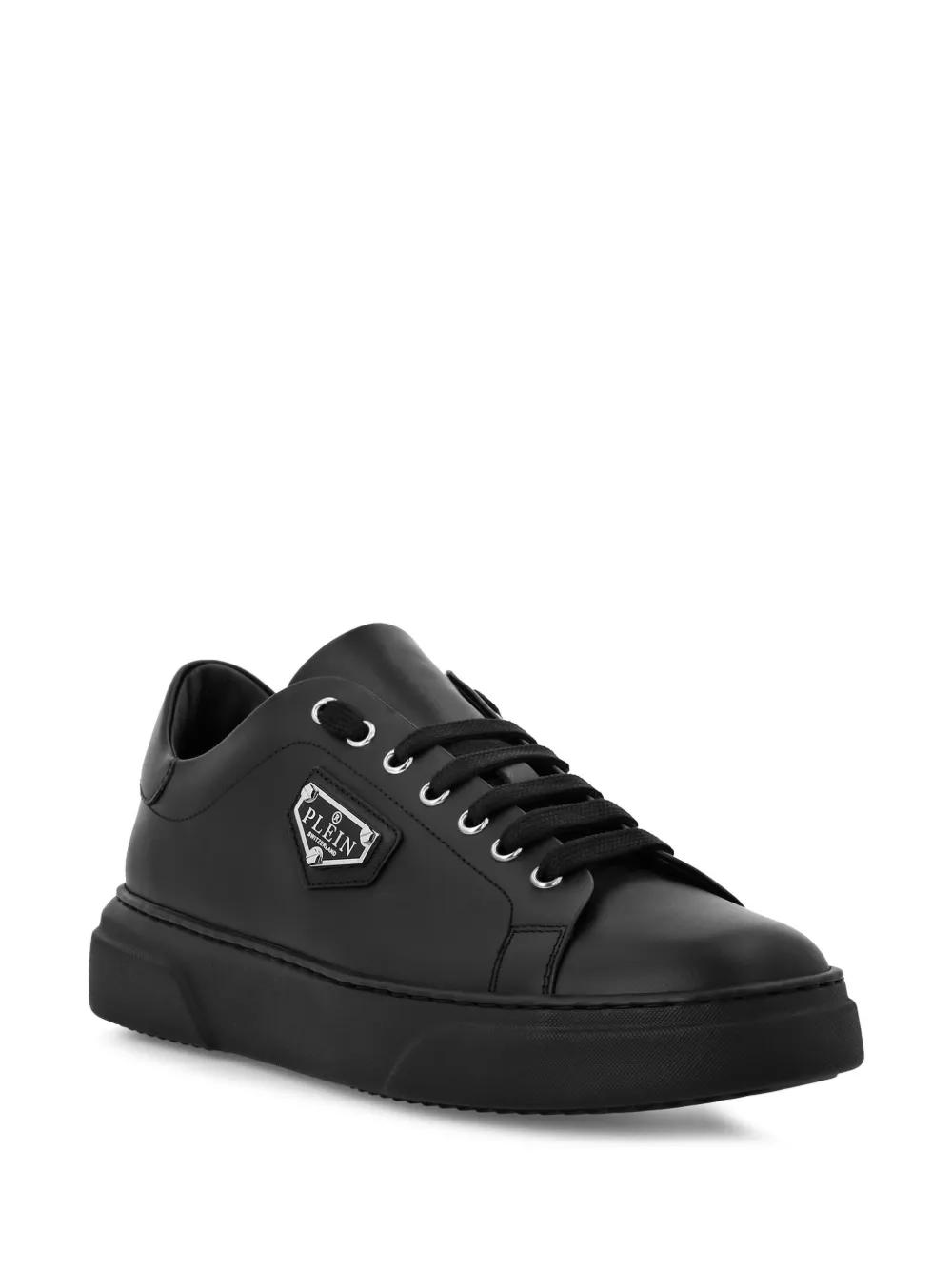 logo-plaque leather sneakers Product Image