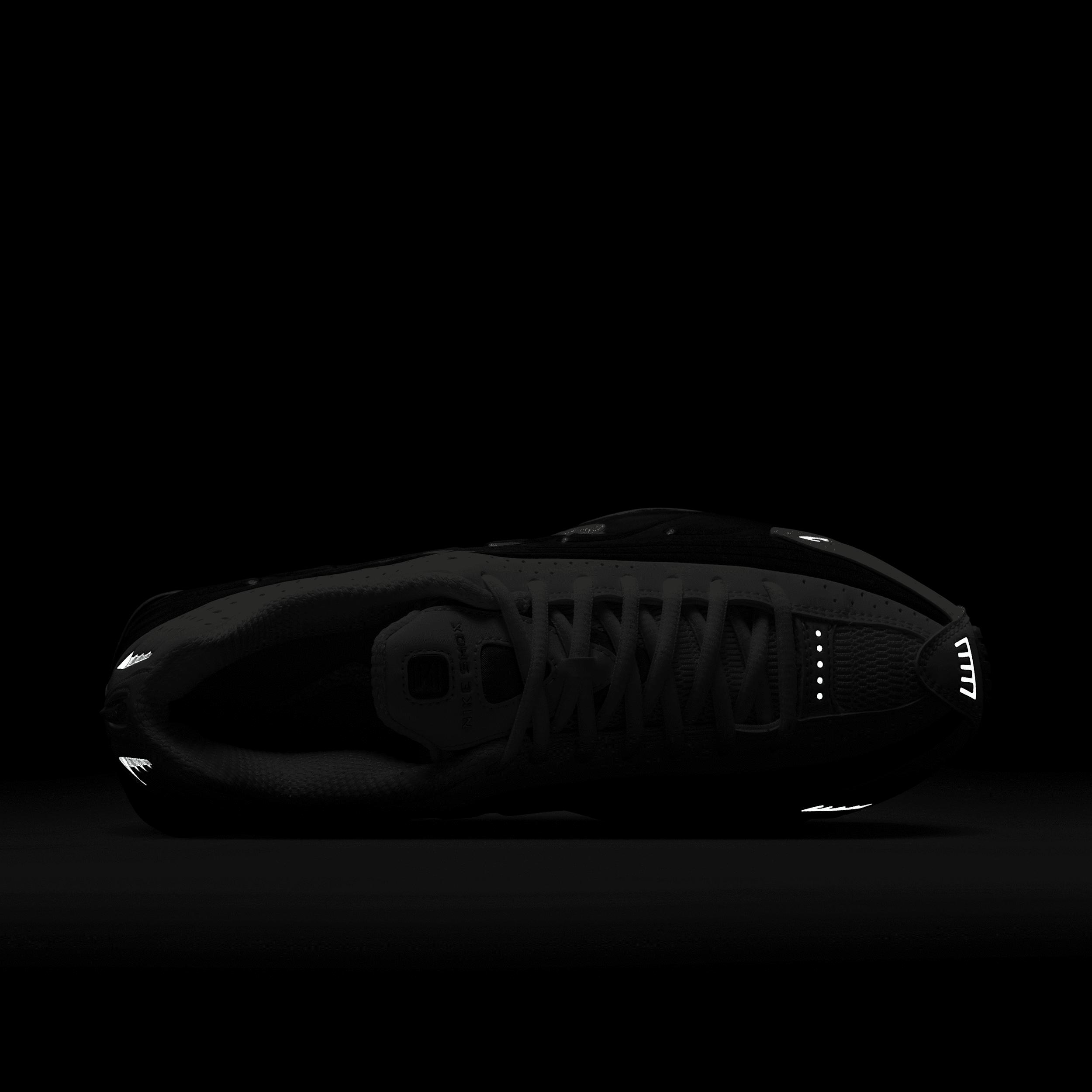 Nike Womens Shox R4 Shoes | IB7703-100 Product Image