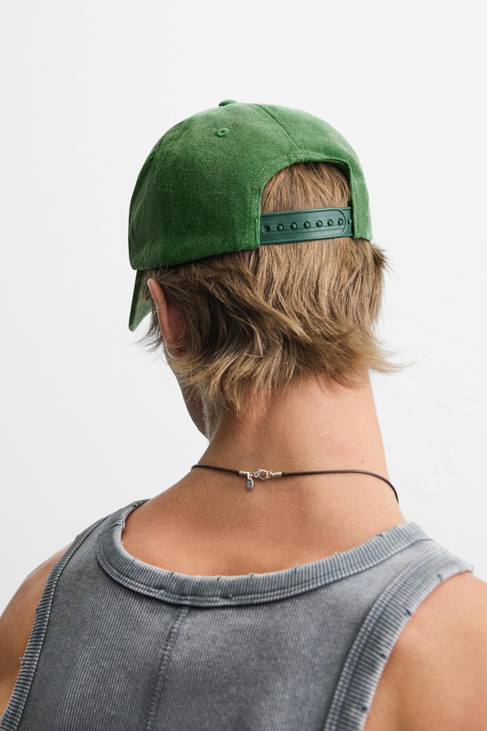 CONTRAST EMBROIDERY CAP Product Image