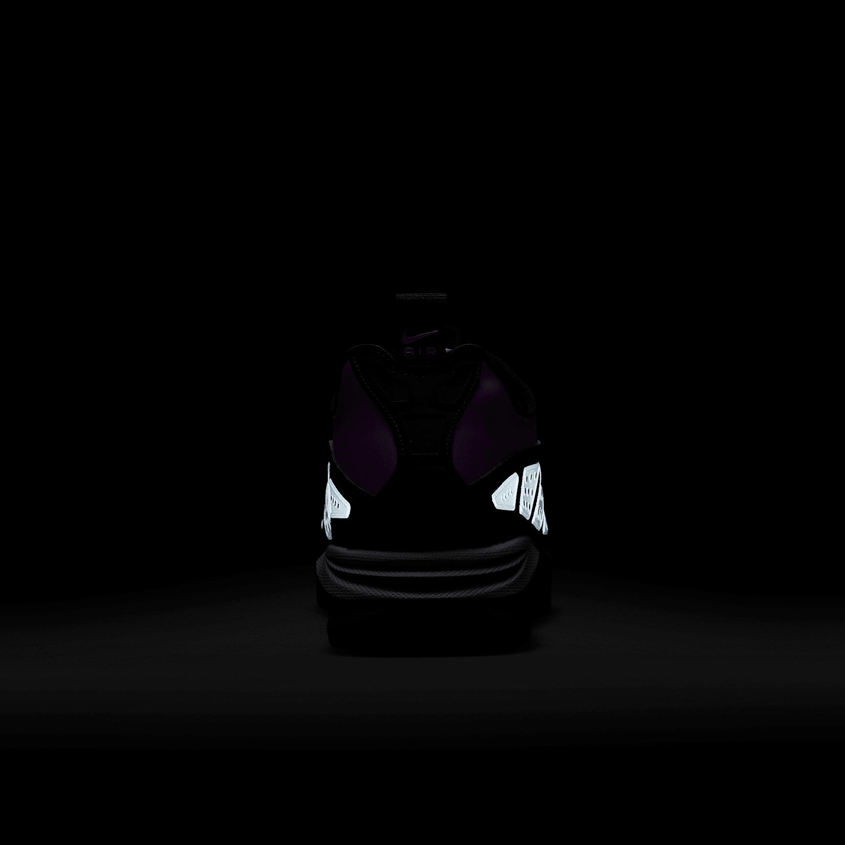 Nike Womens Air Max SNDR Shoes | HJ8080-500 Product Image