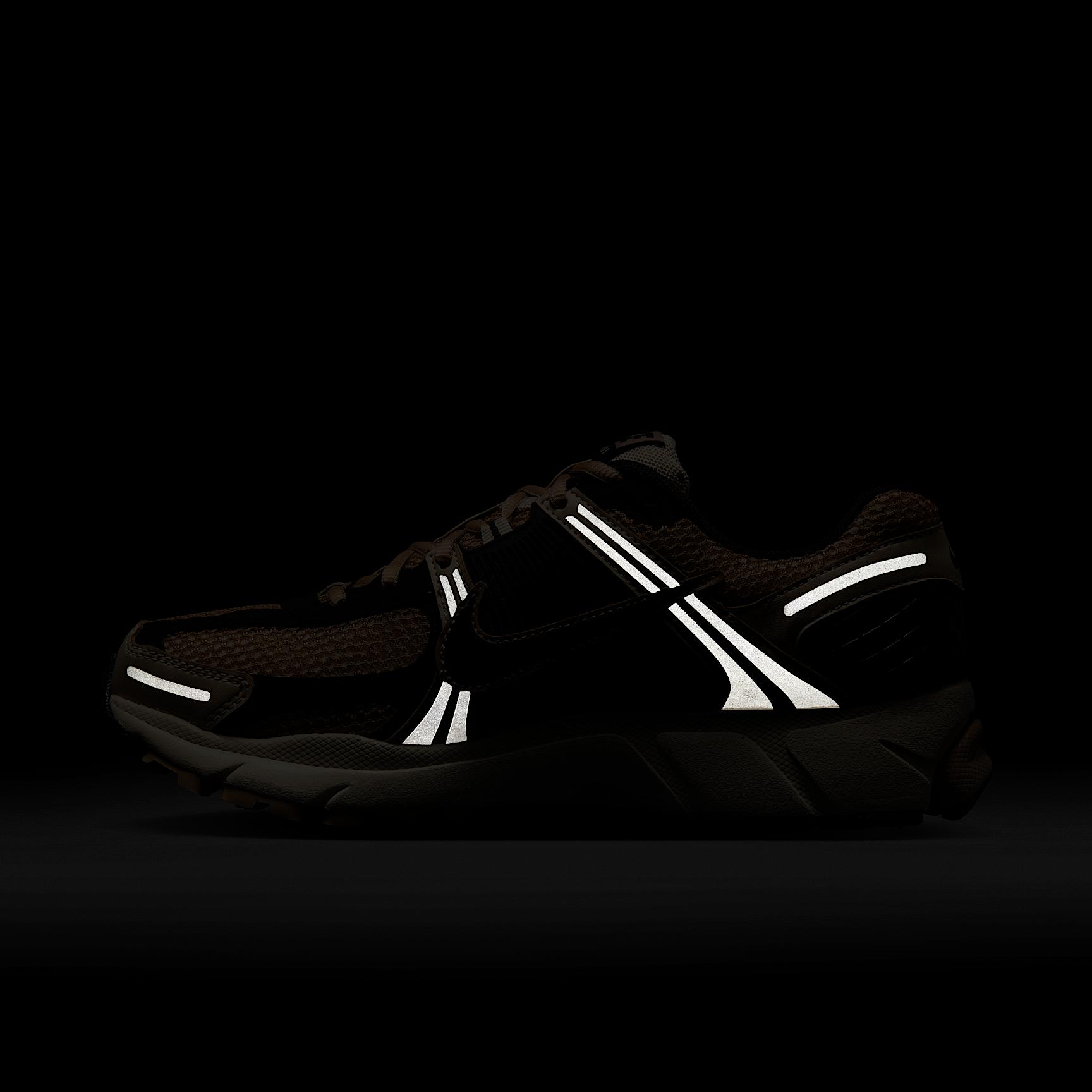 Nike Womens Nike Zoom Vomero 5 News - Womens Running Shoes Product Image