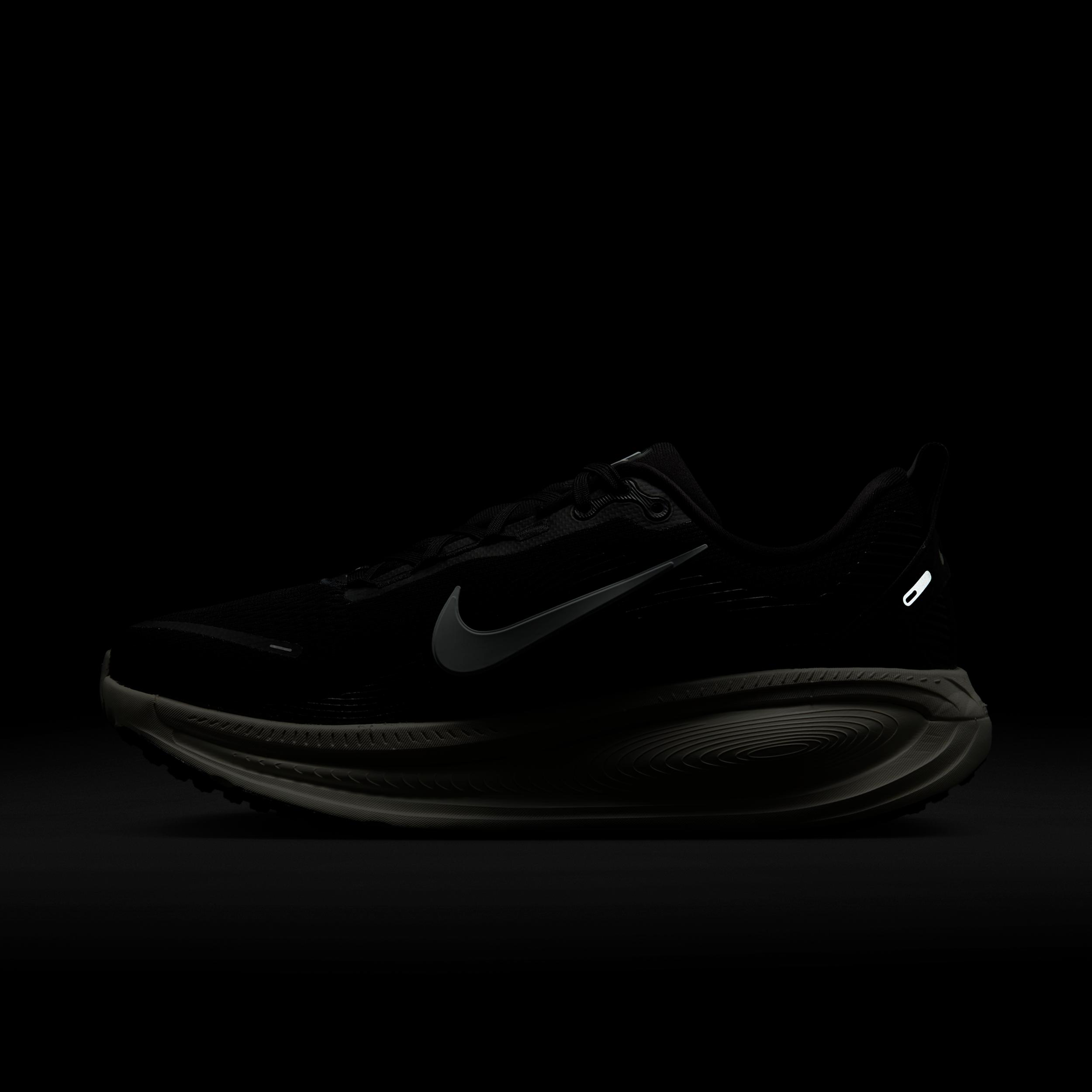 Nike Men's Vomero 18 Road Running Shoes (Extra Wide) Product Image