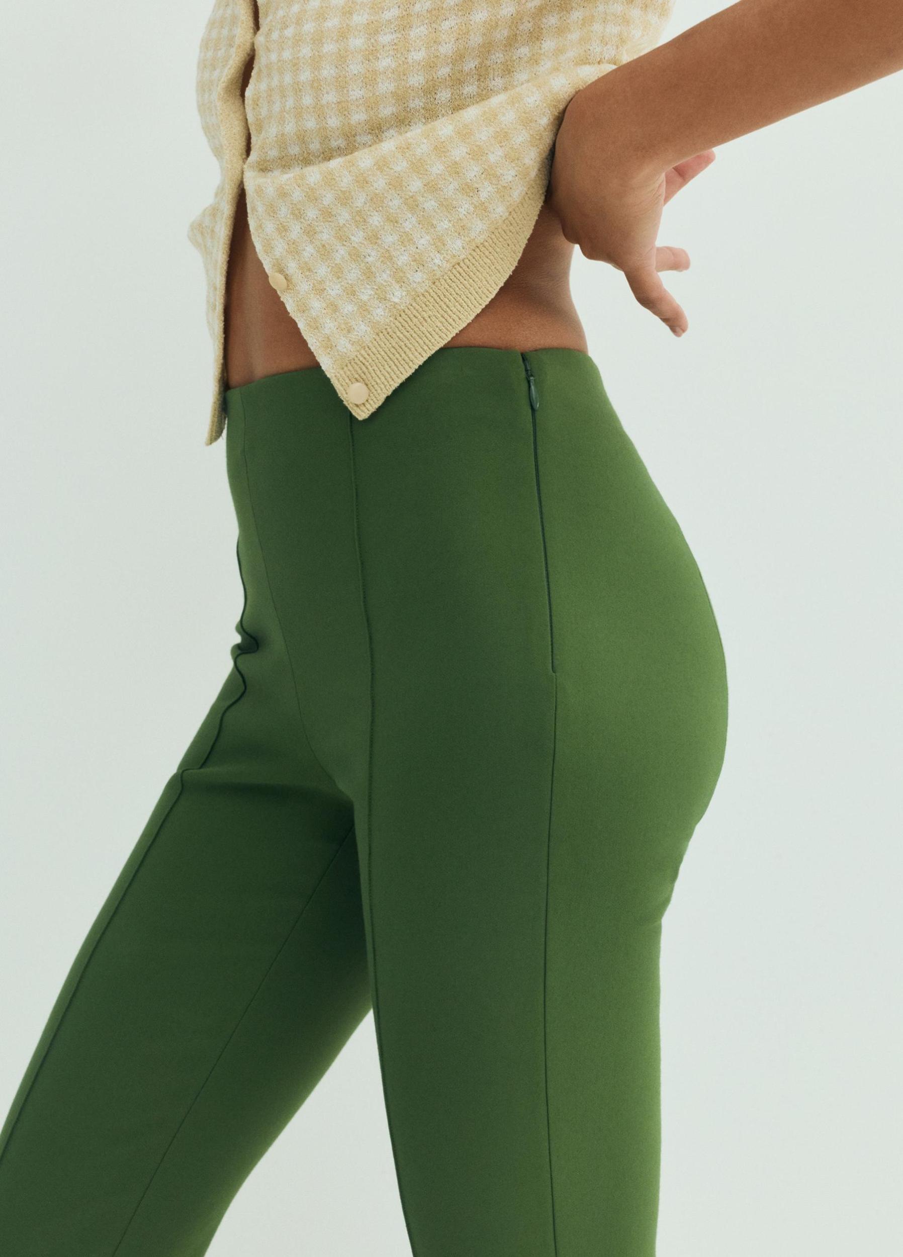 Niki Mid-Rise Pintuck Crop Flare Pant Product Image