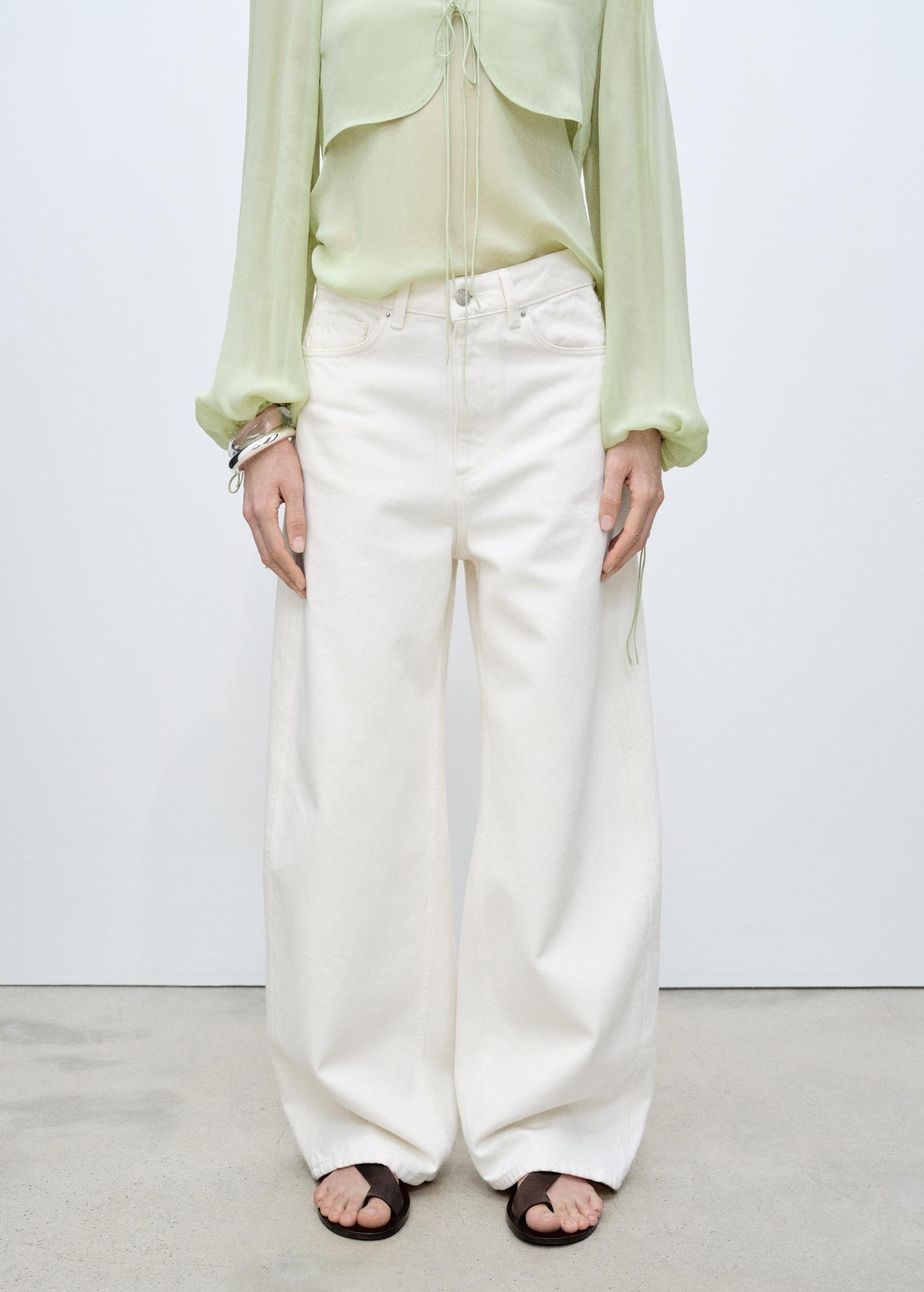 High-rise balloon jeans - Women | MANGO USA Product Image