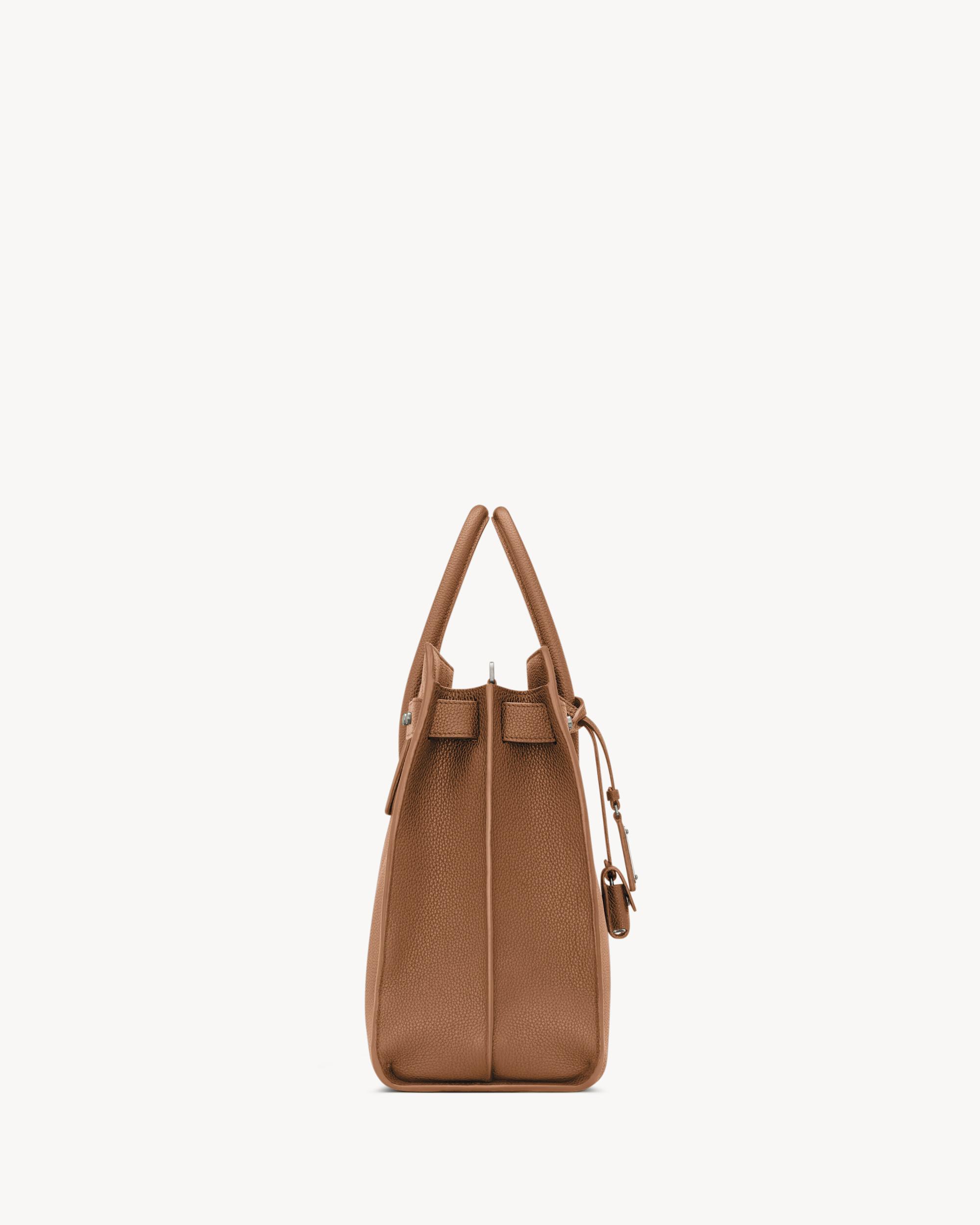 SAC DE JOUR thin large in grained leather Product Image