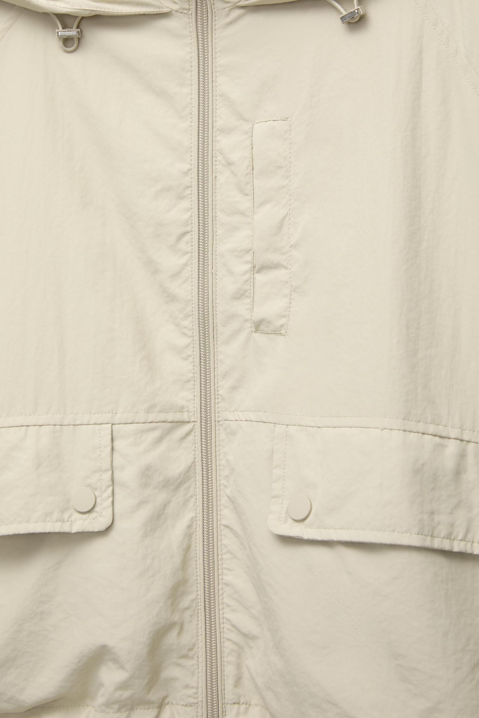 Short lightweight hooded jacket Product Image