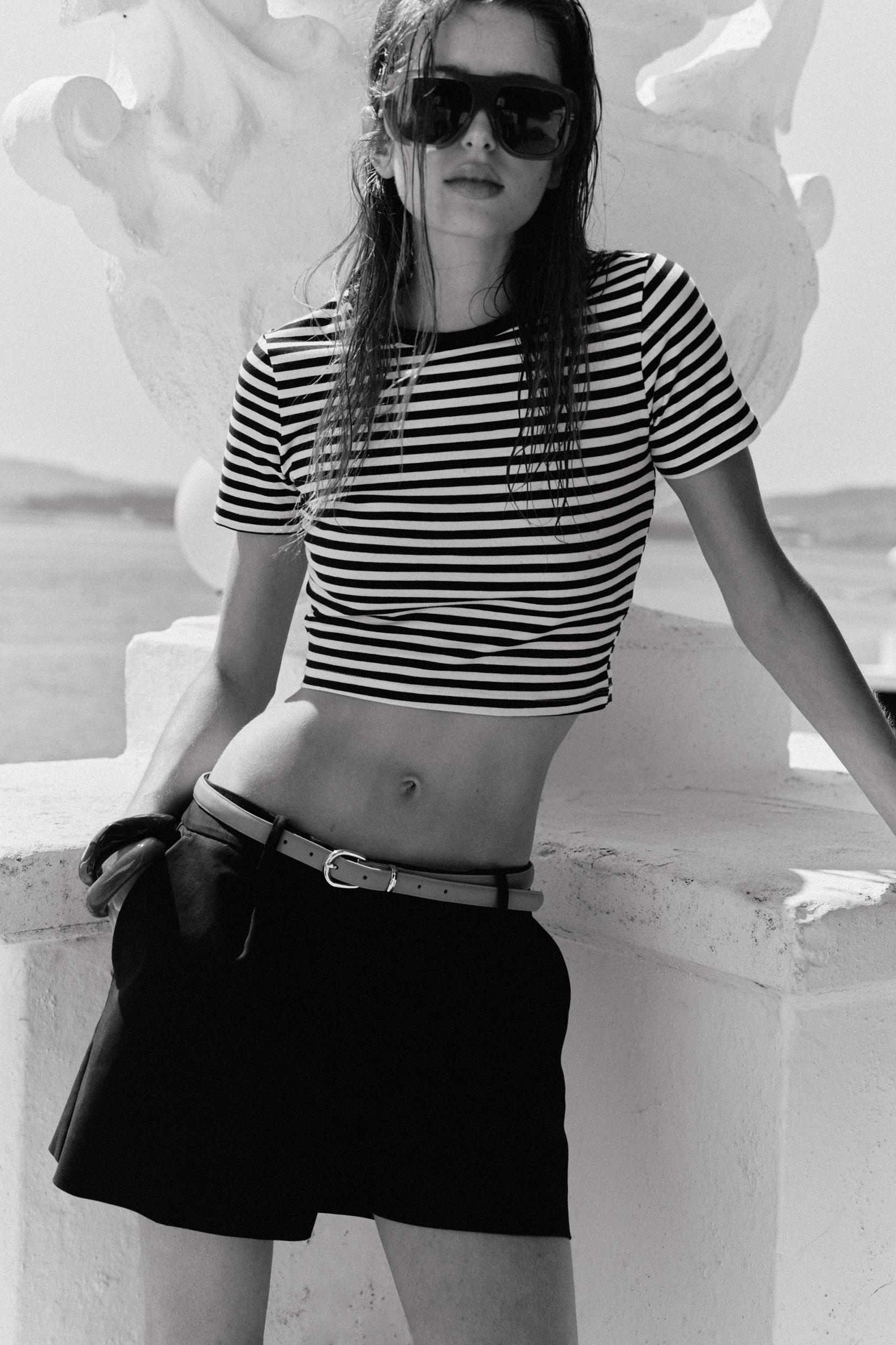 CROPPED STRETCH T-SHIRT Product Image