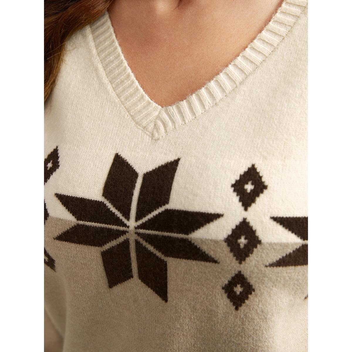 Plus Size Supersoft Essentials Anti-Pilling Snowflake Print Pullover Multicolor Women Casual Loose Long Sleeve V-neck Dailywear Pullovers BloomChic 18-20/2X Product Image
