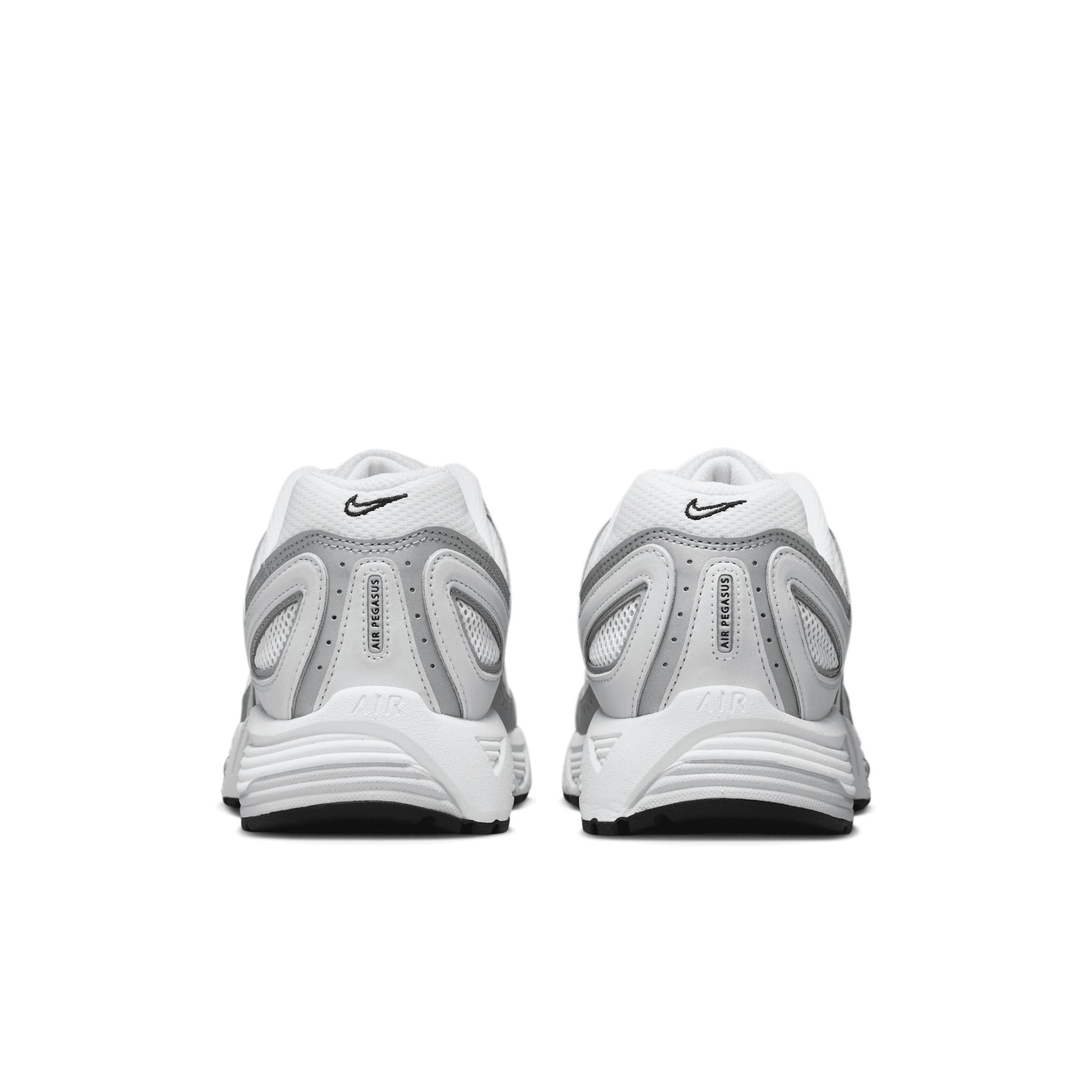 Nike Men's Air Pegasus 2005 Shoes Product Image