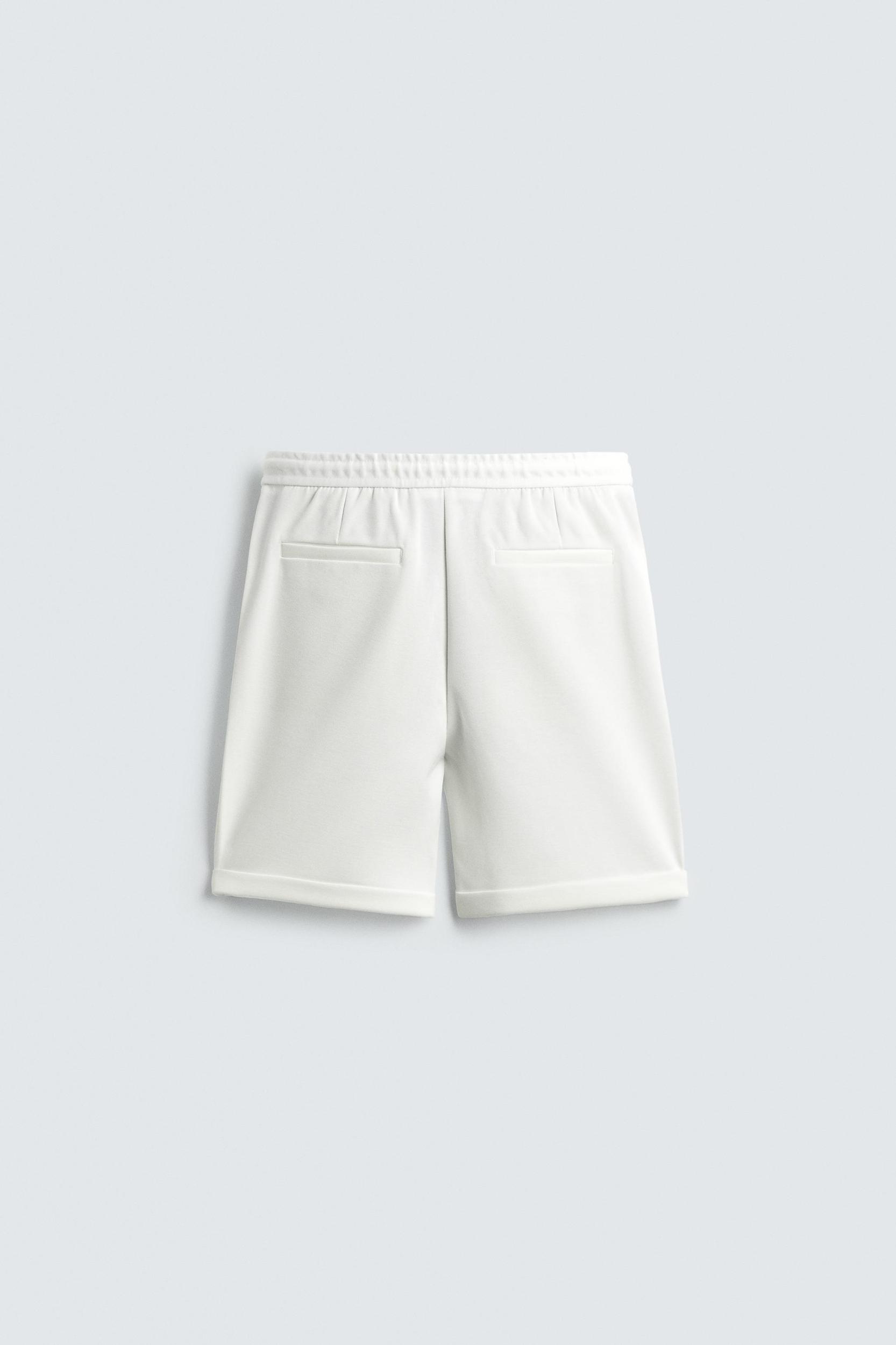 REGULAR FIT COMFORT SHORTS Product Image