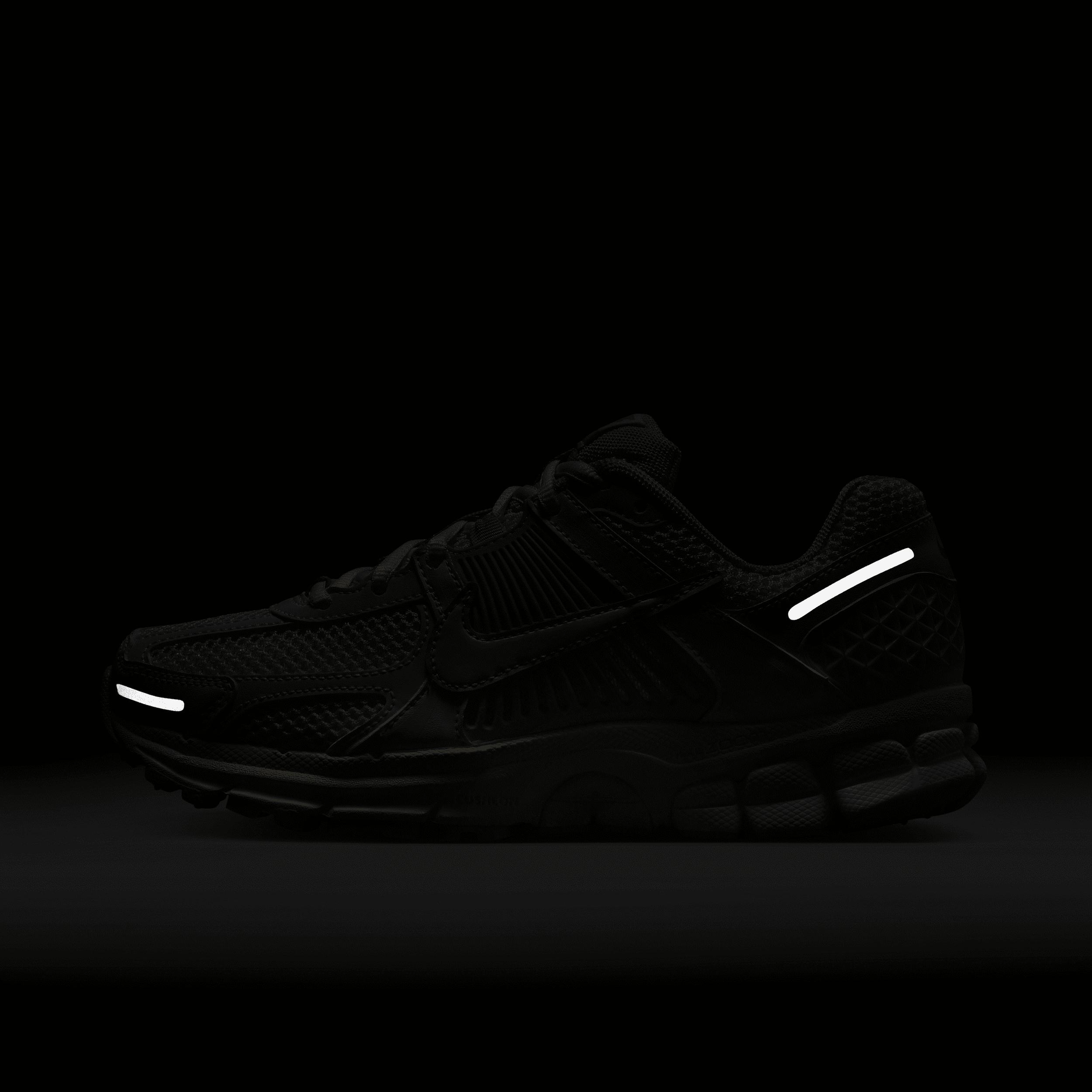 Nike Women's Zoom Vomero 5 Shoes Product Image