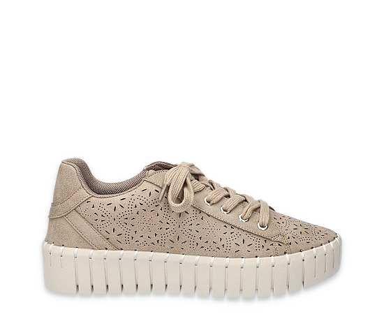 Easy Street Womens Retta Sneaker Product Image