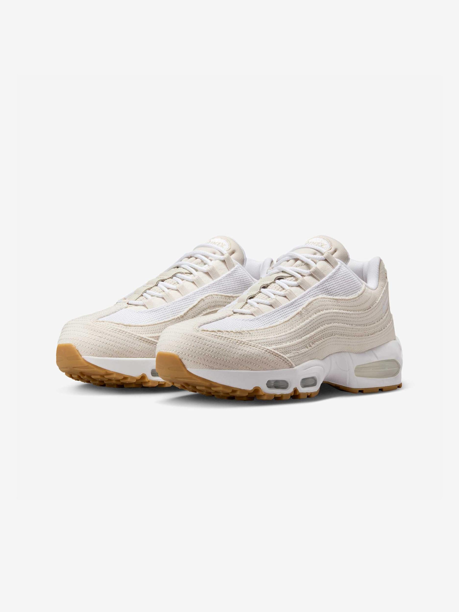 Nike x Levi's Air Max 95 OG (Light Orewood Brown) Product Image
