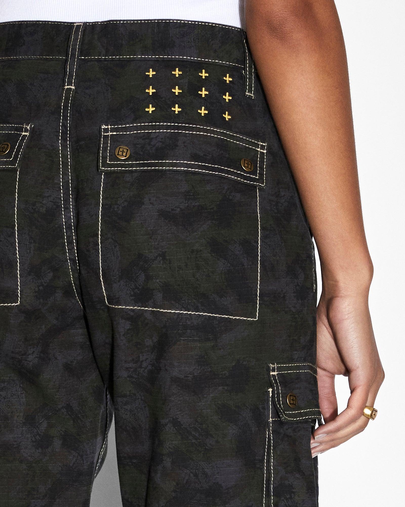 SQUAD CARGO CAMO Female Product Image