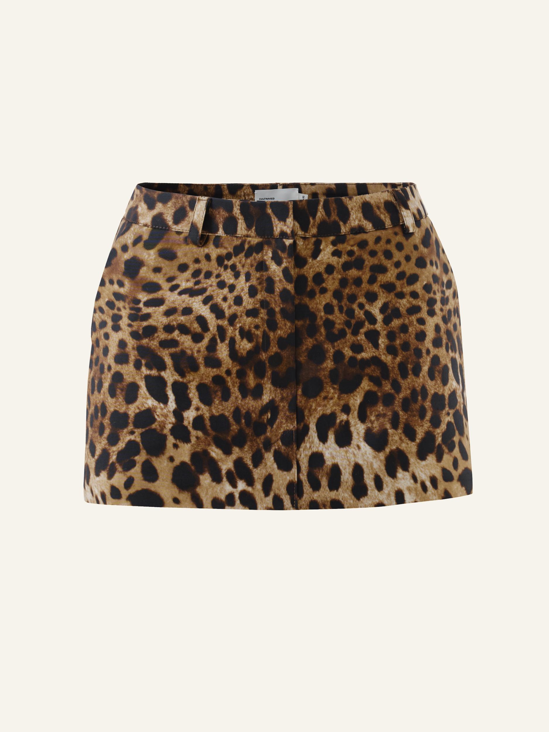 Power skort in Leopard Product Image