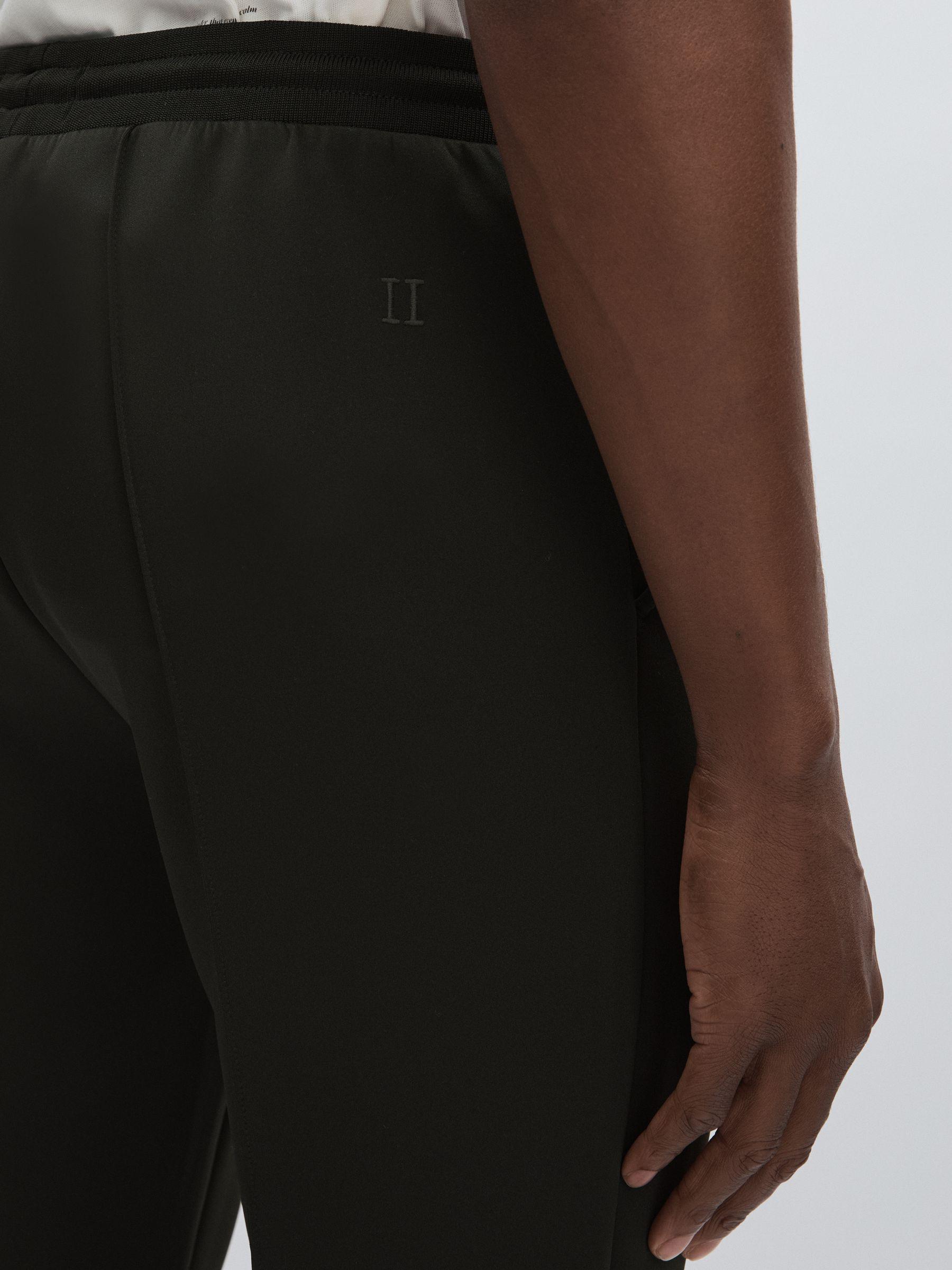 Les Deux Slim-Fit Drawstring Joggers in Dark Green Product Image