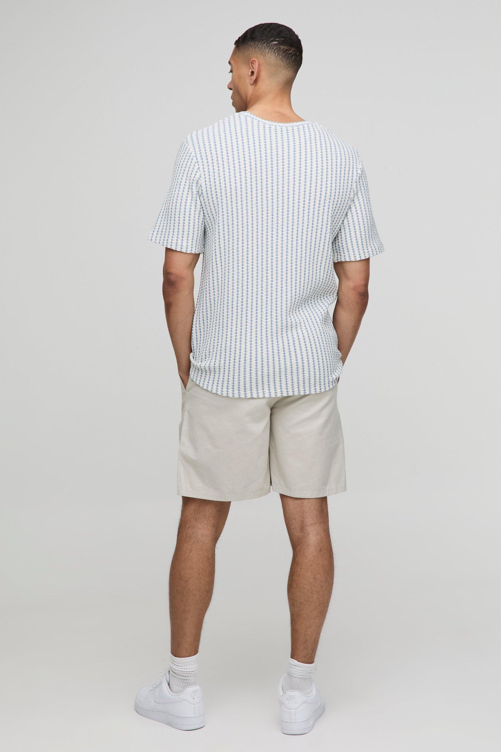 Elasticated Baggy Twill Split Hem Shorts | boohooMAN USA Product Image