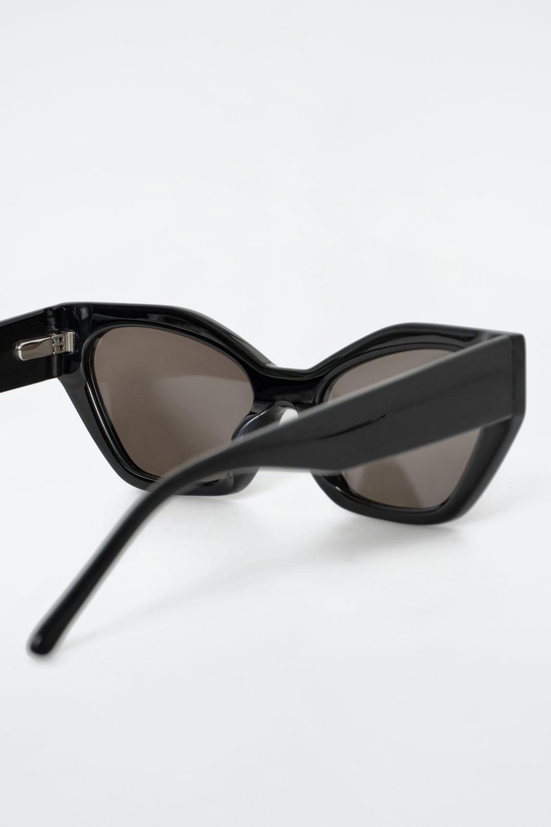 ANGULAR CAT-EYE SUNGLASSES Product Image