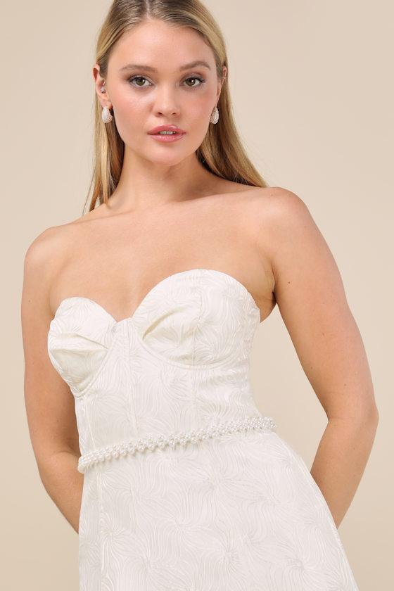 Luminous Addition Gold Pearl Chain Belt Product Image